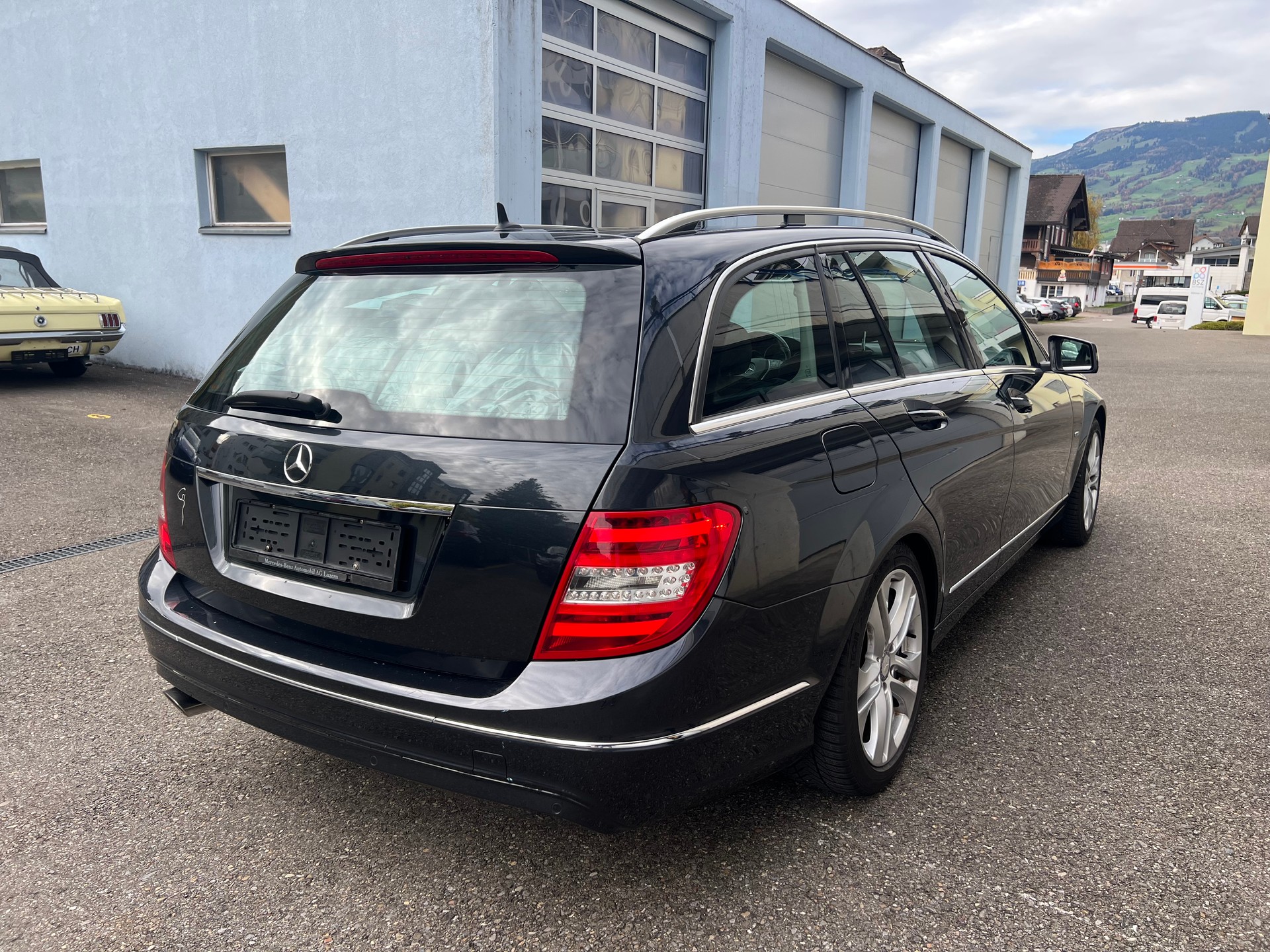 MERCEDES-BENZ C 200 Avantgarde 7G-Tronic-showroom-element-3