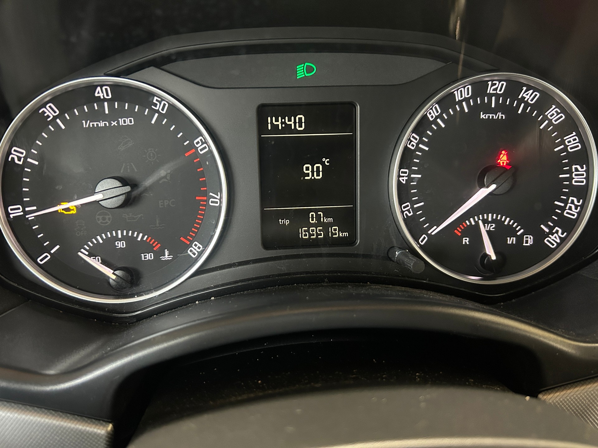 SKODA Octavia Combi 1.8 TSI Adventure 4x4-image-12