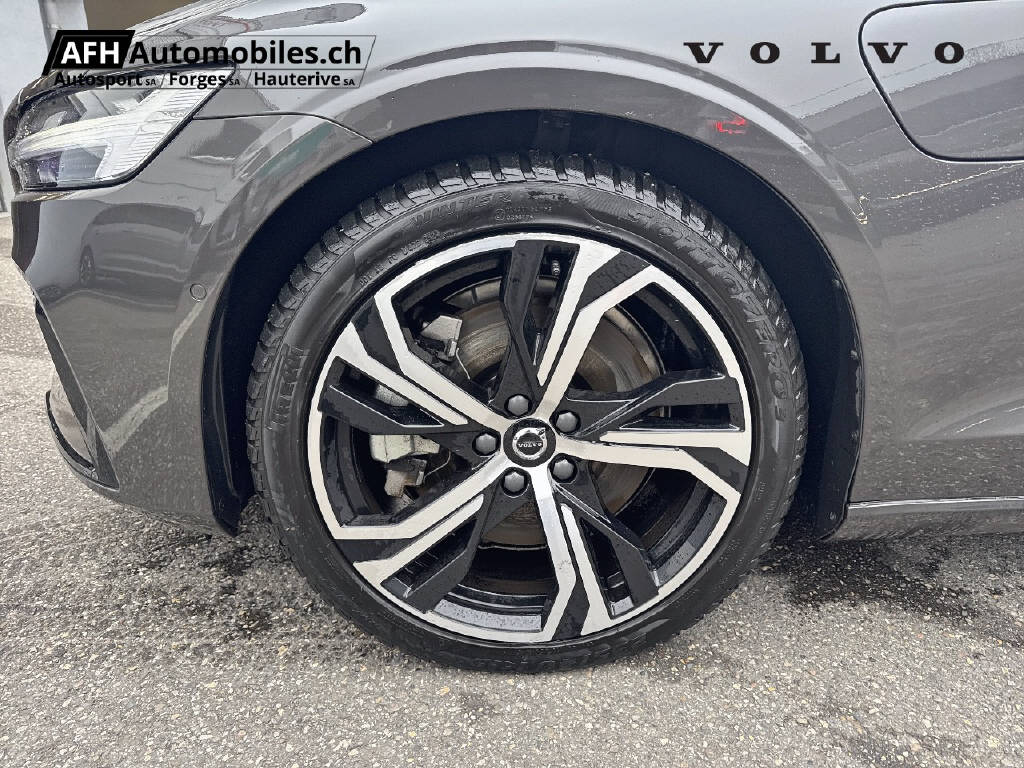 VOLVO V60 2.0 T6 TE Plus Dark eAWD-image-16