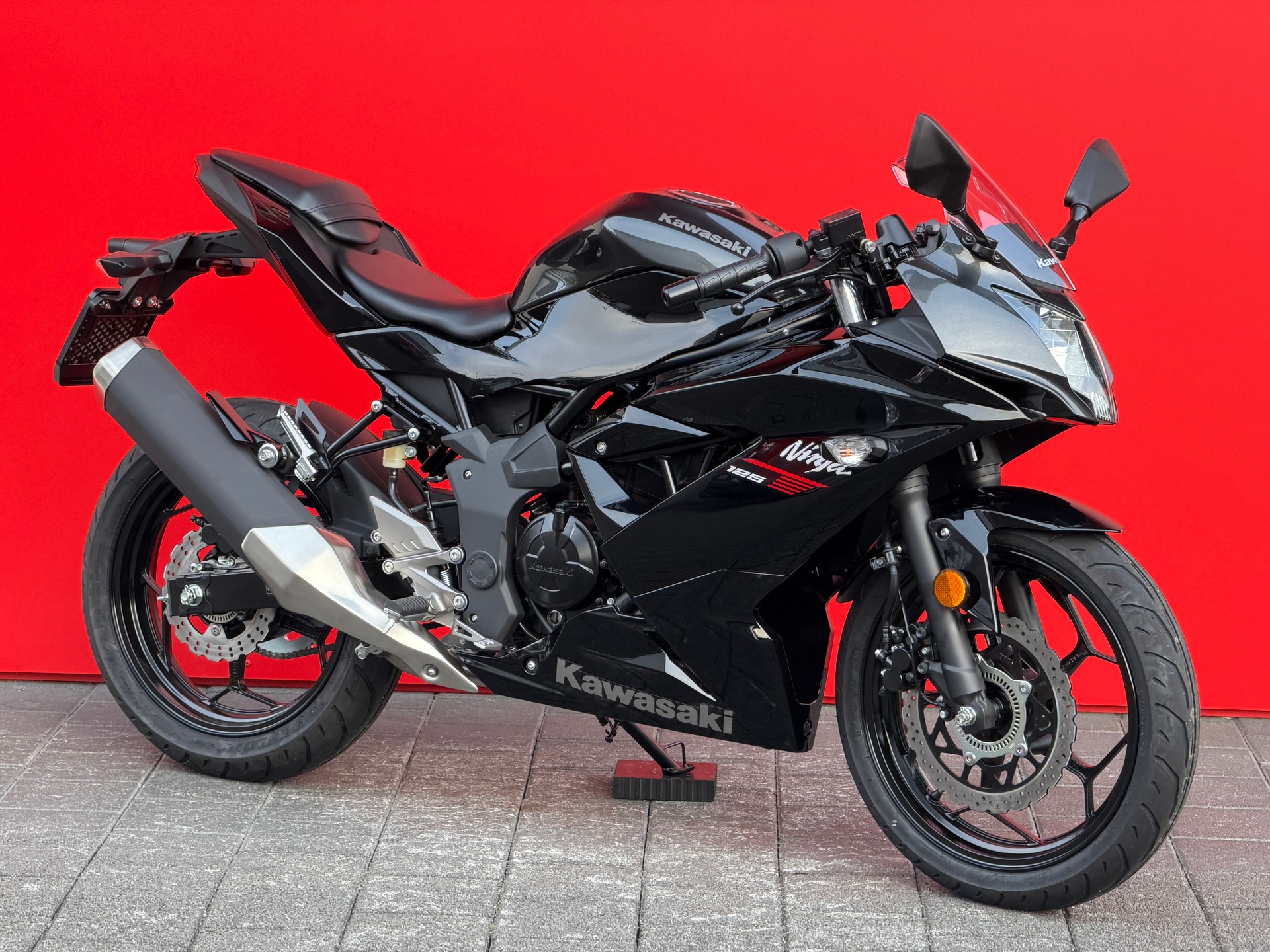 KAWASAKI Ninja 125-image-1