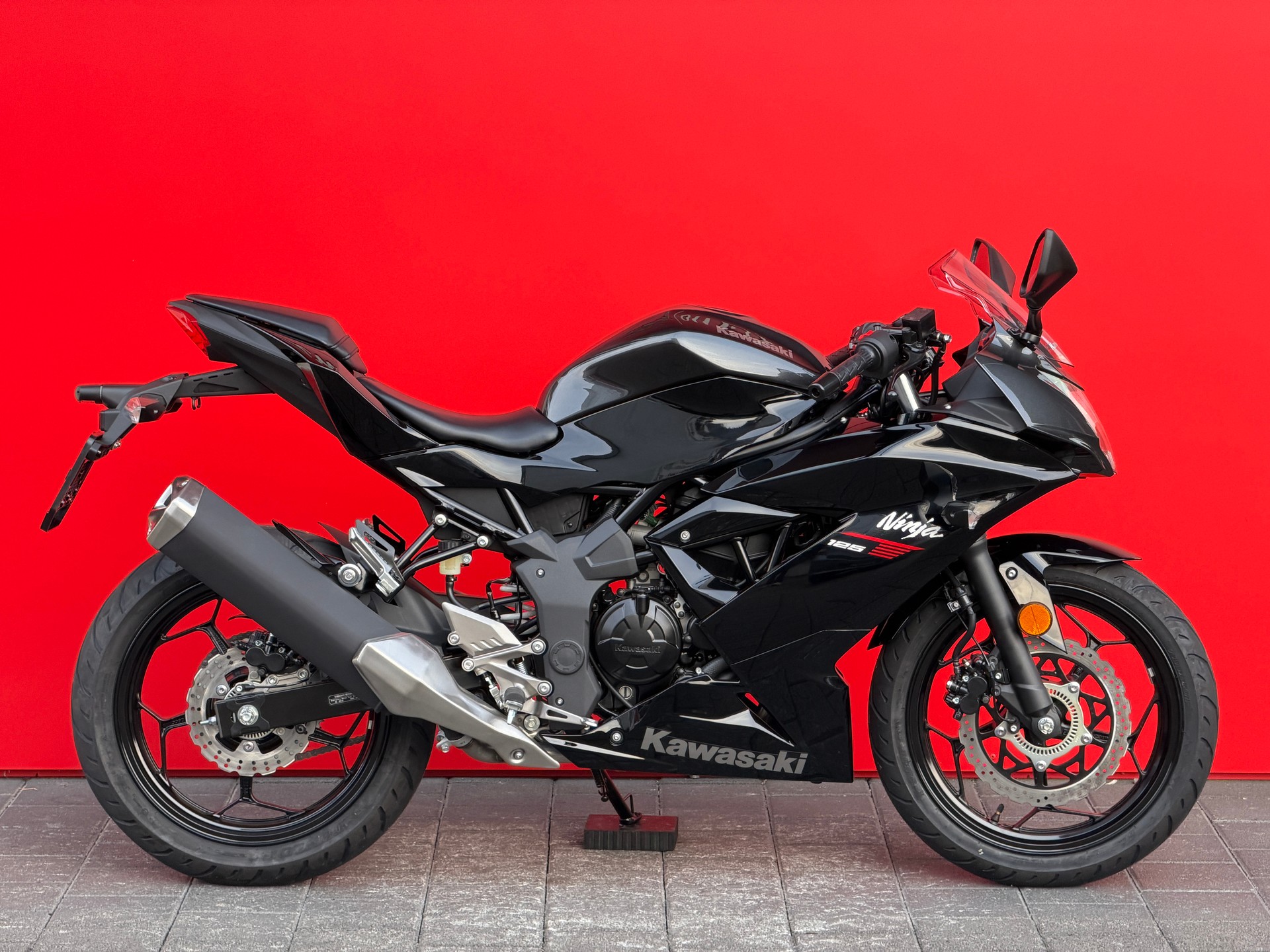 KAWASAKI Ninja 125-image-0