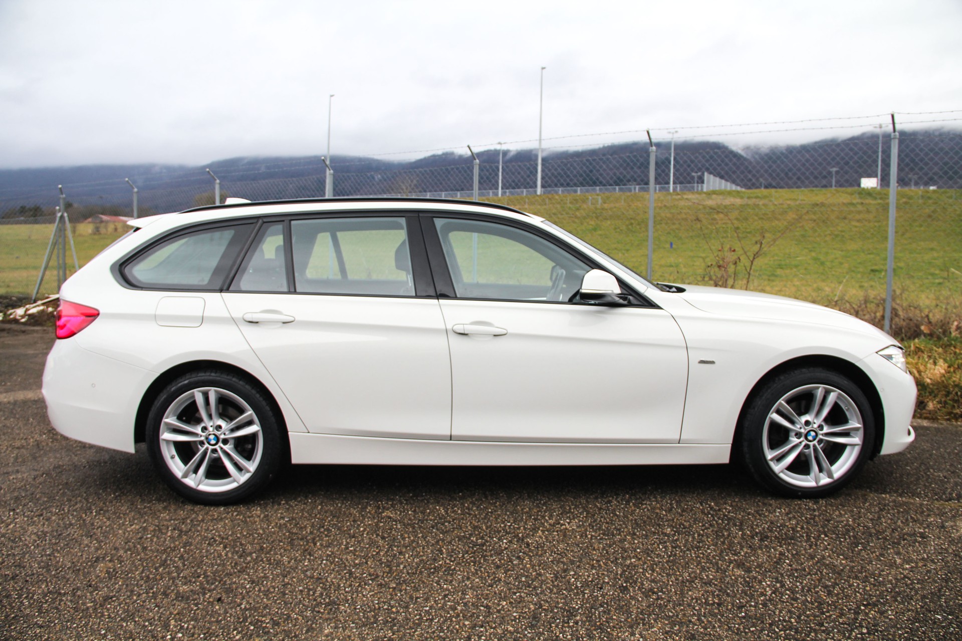 BMW 320i xDrive Touring Edition Sport Line Steptronic (B48 Motor) 🇩🇪 ⭐⭐⭐⭐⭐-image-24
