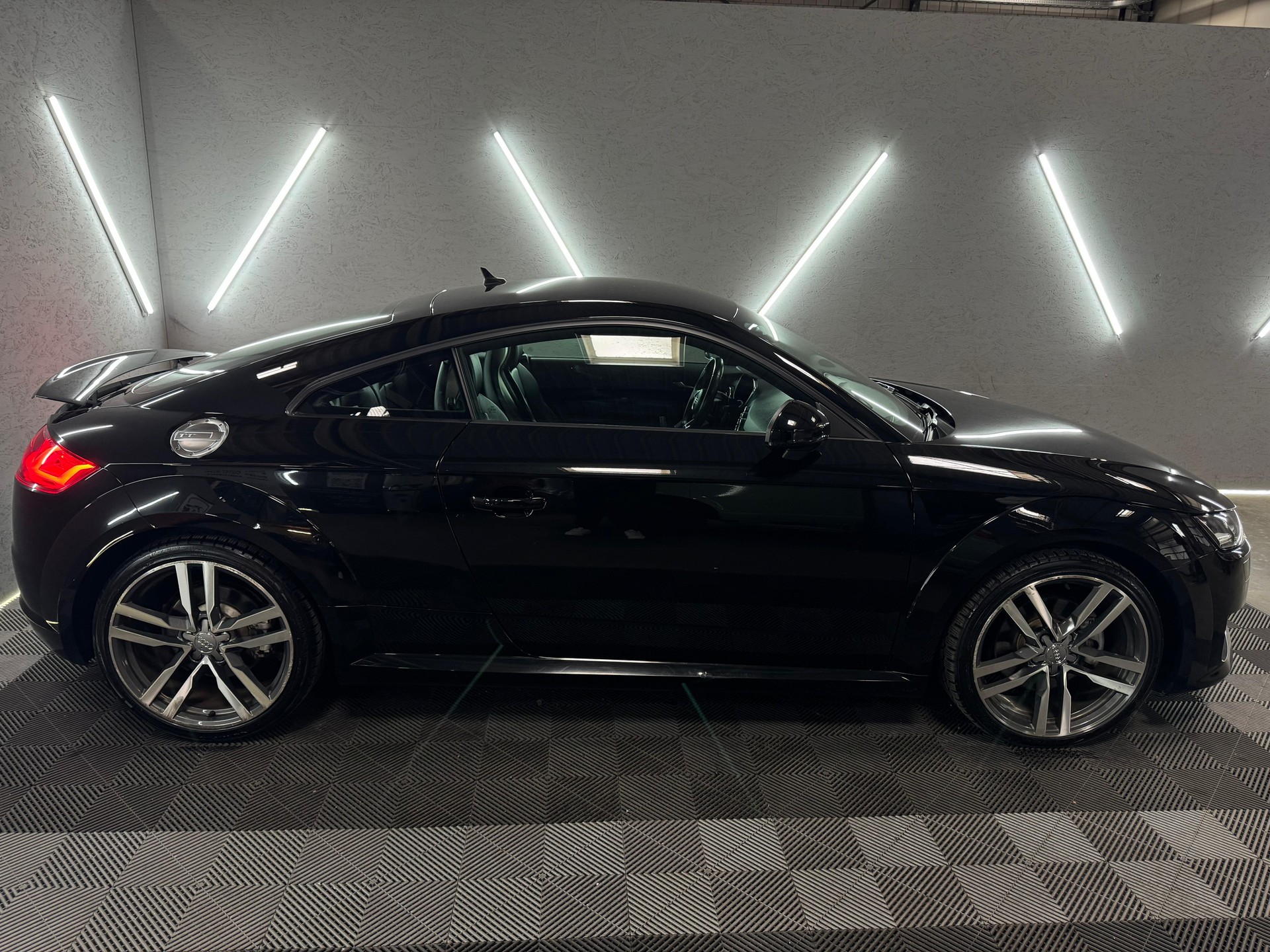 AUDI TT Coupé 2.0 TFSI quattro S-tronic-image-3