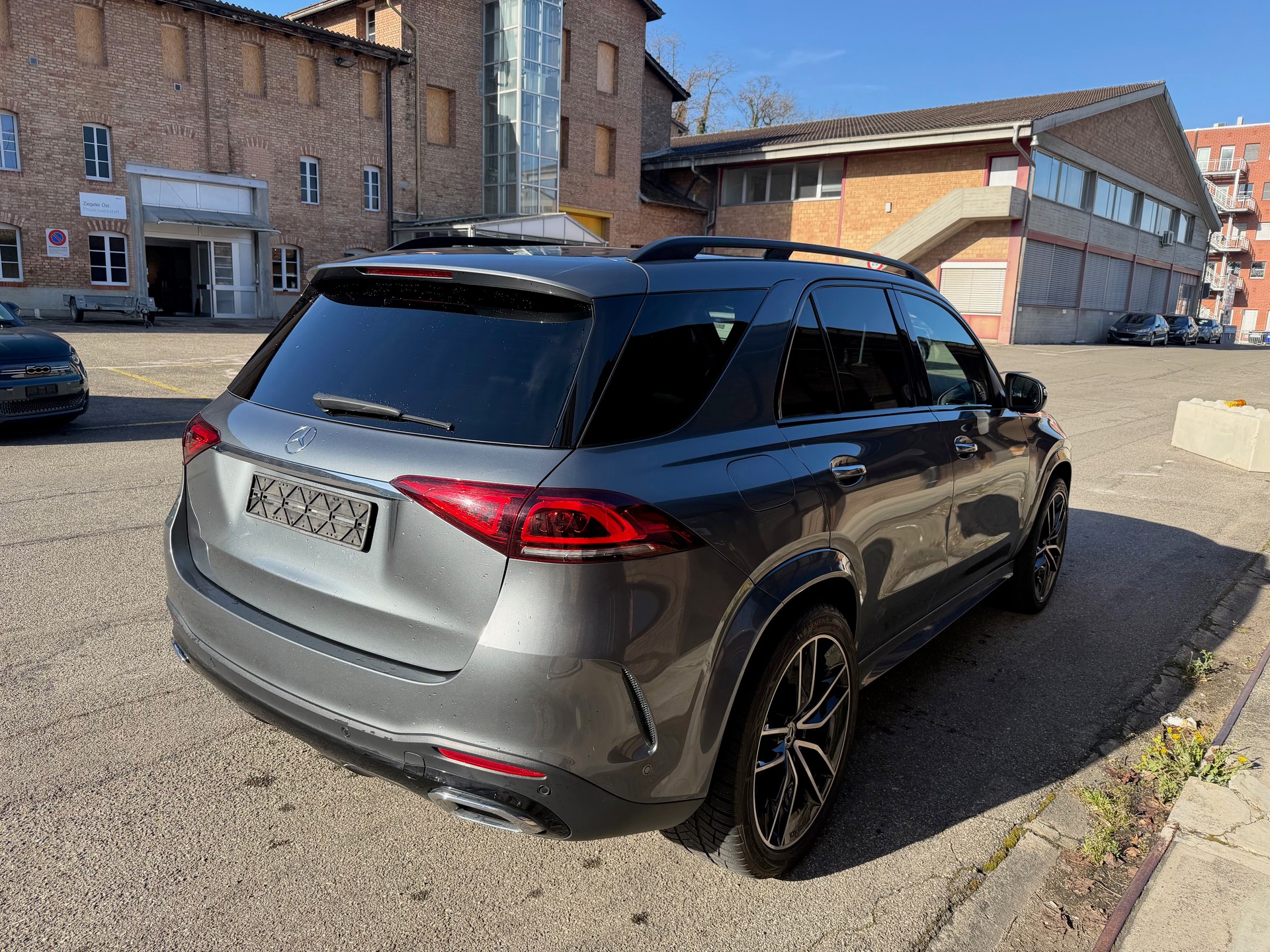 MERCEDES-BENZ GLE 400 d 4Matic AMG Line 9G-Tronic-image-4