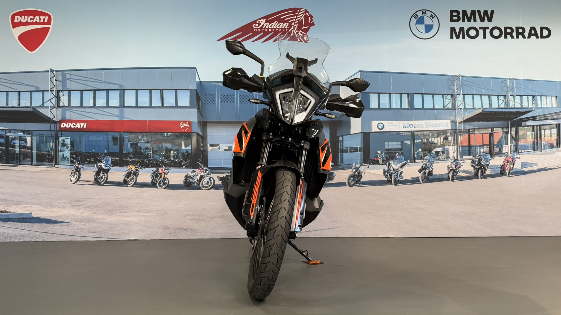 KTM 890 Adventure-image-1