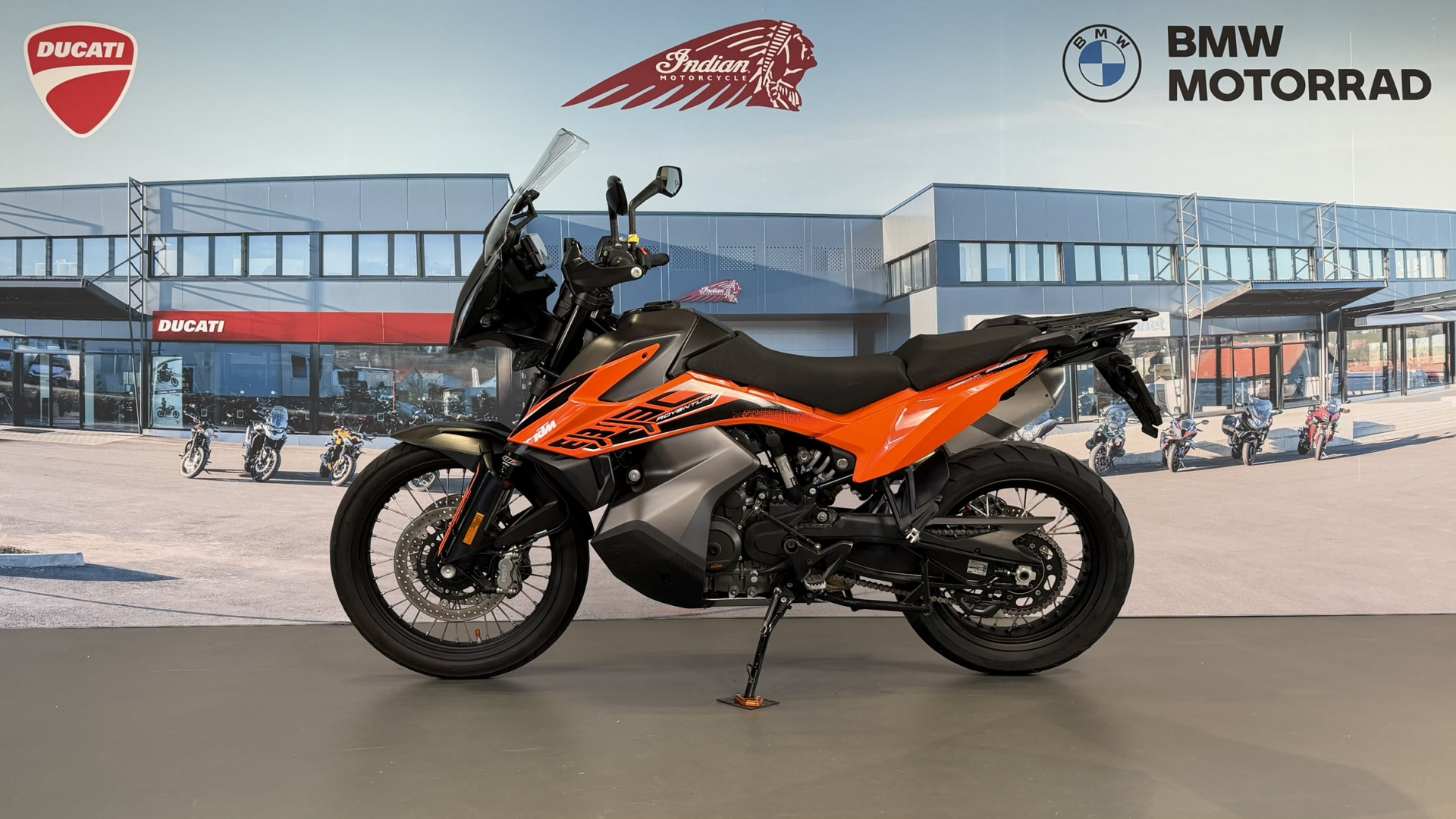 KTM 890 Adventure-image-3