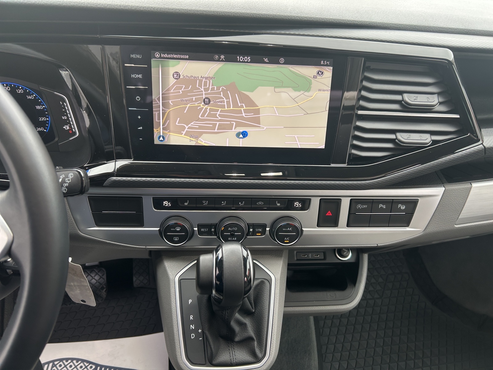 VW T6.1 California 2.0 TDI Beach Liberty DSG-image-13