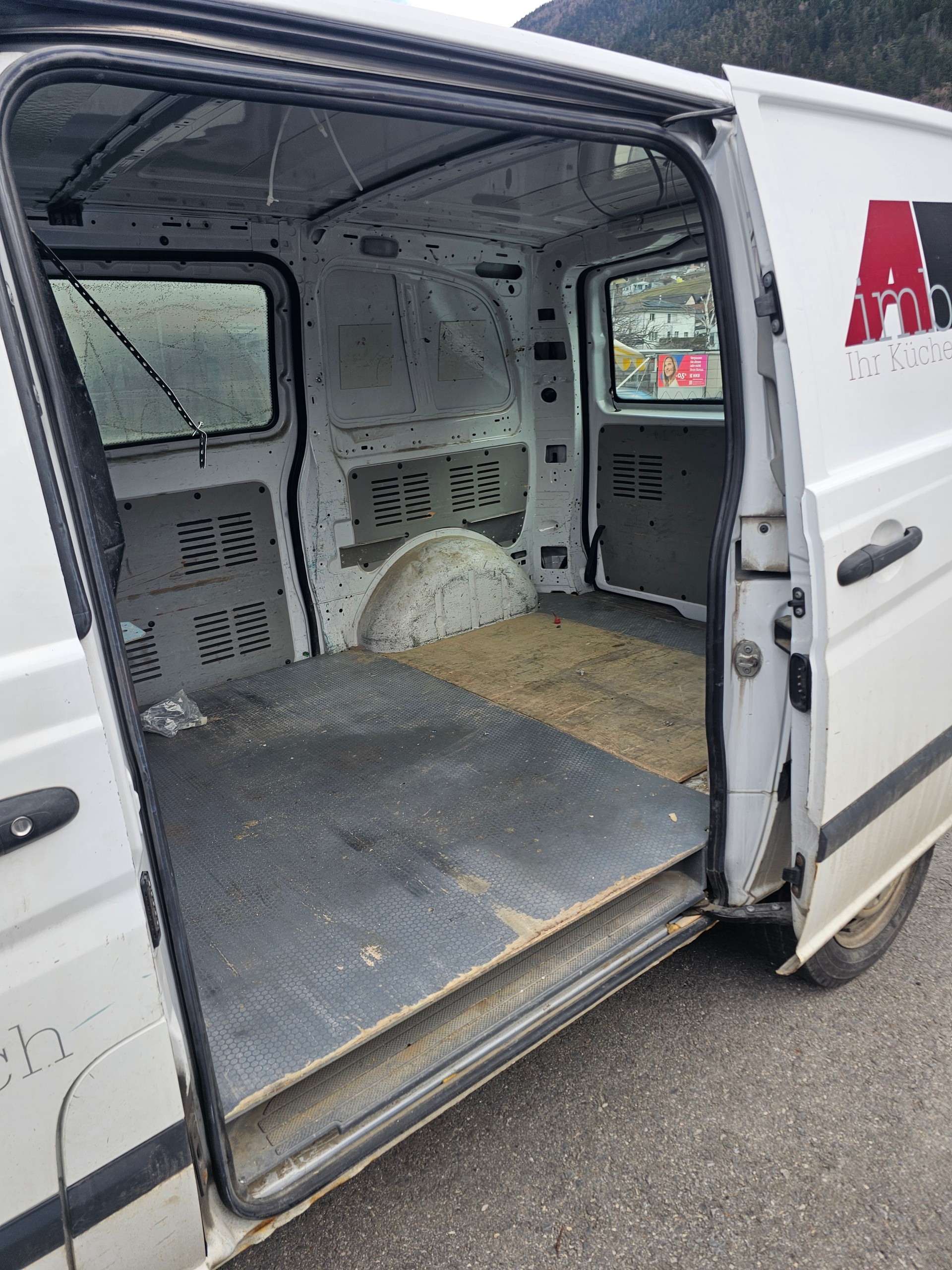 MERCEDES-BENZ Vito 111 CDI EL 4x4-image-8