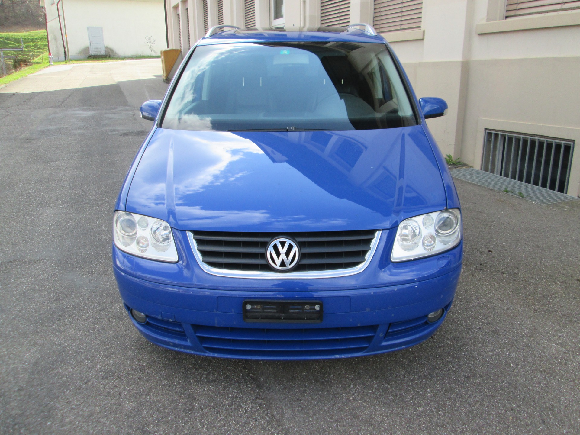 VW Touran 2.0 FSI Highline-image-1