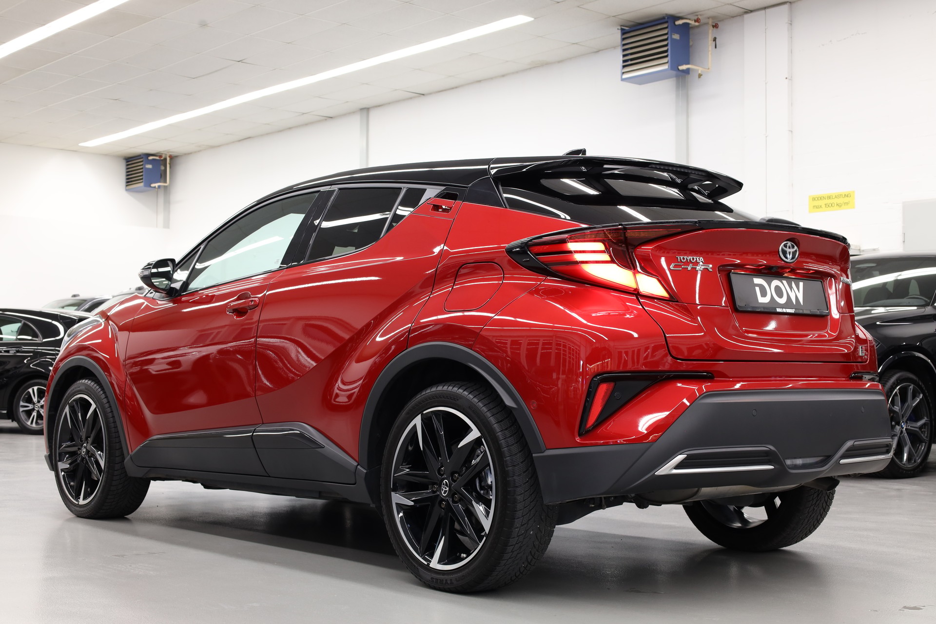 TOYOTA C-HR 2.0 VVTi HSD GR Sport-showroom-element-3