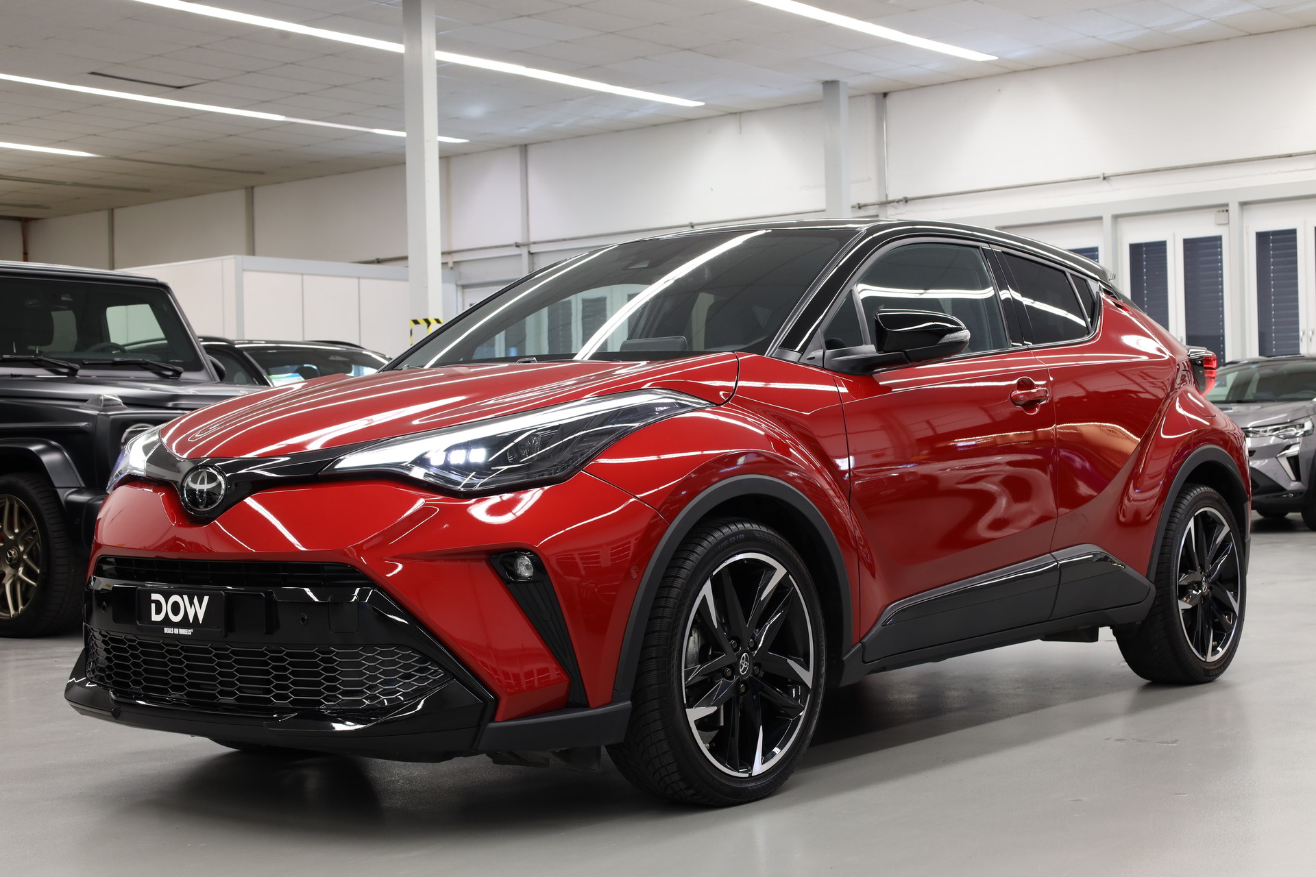 TOYOTA C-HR 2.0 VVTi HSD GR Sport-showroom-element-2