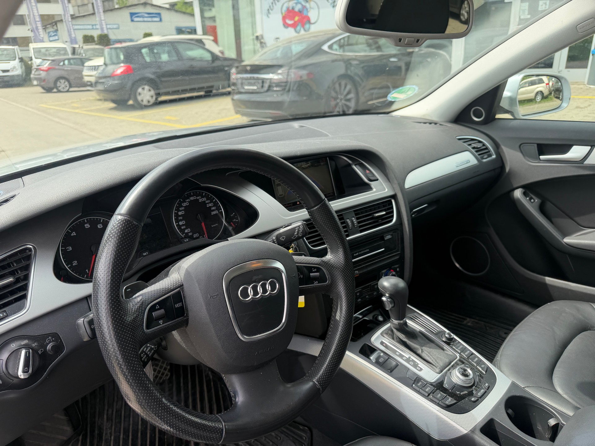 AUDI A4 Avant 2.0 TFSI quattro S-tronic-image-9