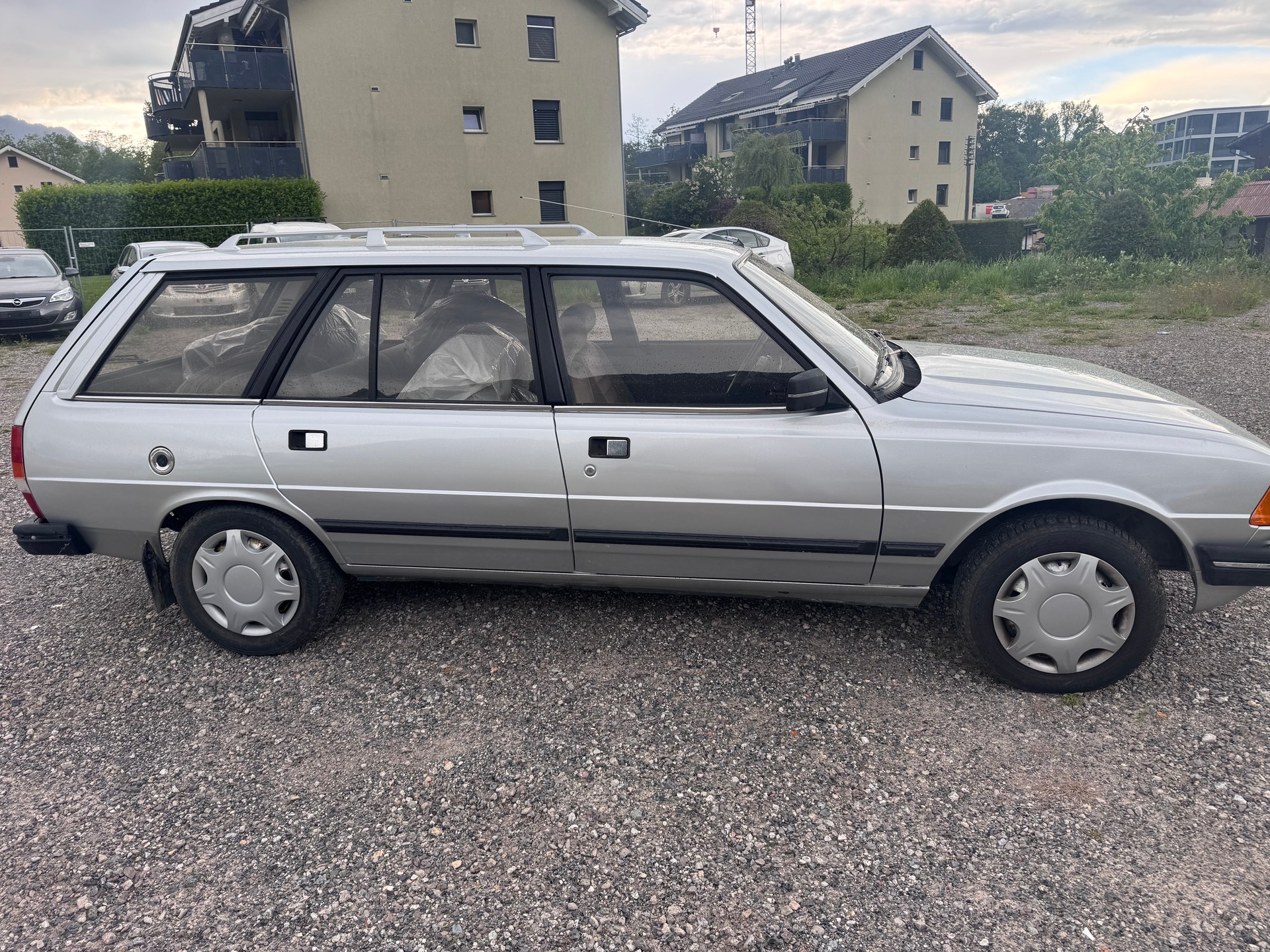 PEUGEOT 305 Break 1.9 Automatic-image-3