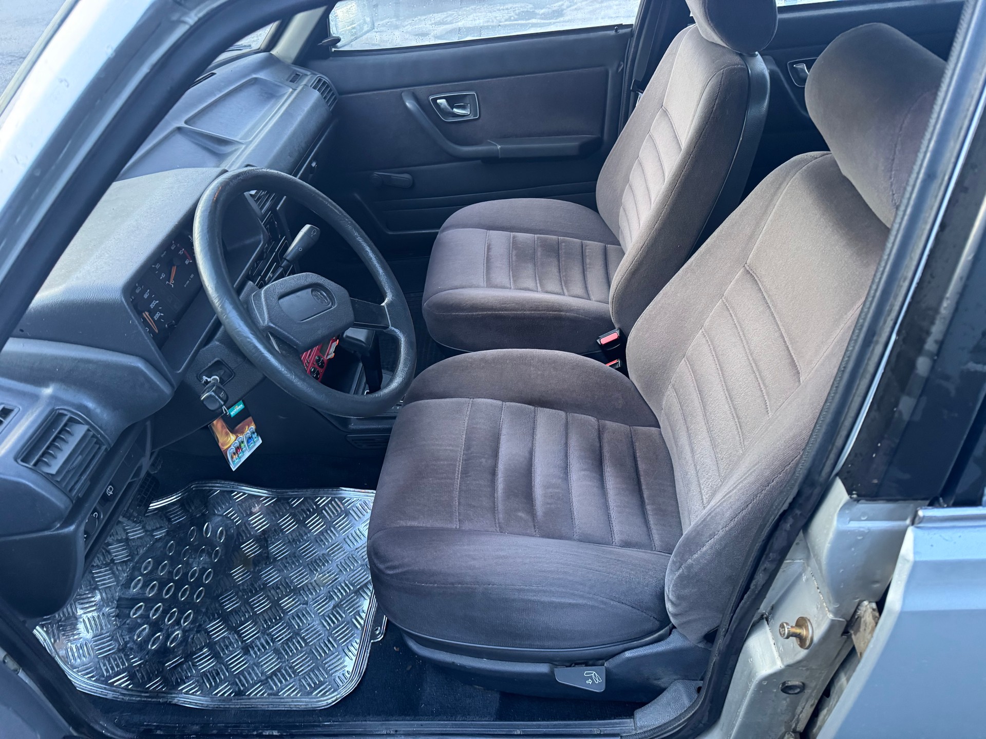 PEUGEOT 305 Break 1.9 Automatic-image-8