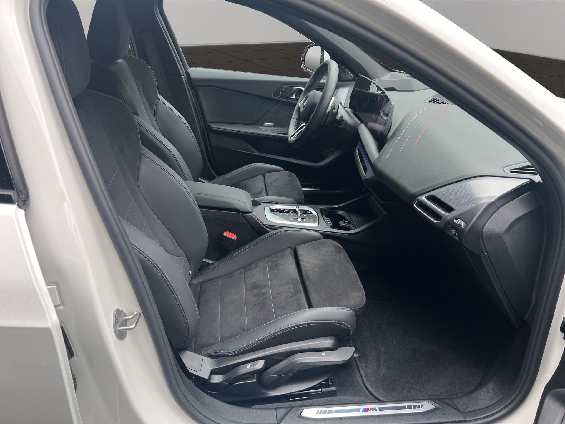 BMW 123 xDrive M Sport Steptronic-image-19
