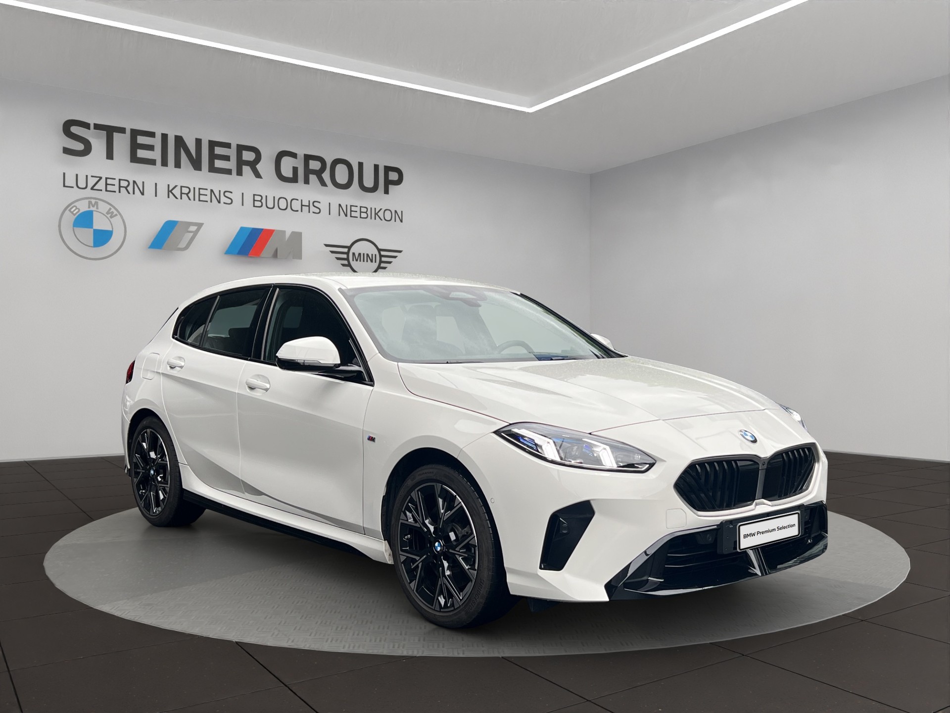 BMW 123 xDrive M Sport Steptronic-showroom-element-2