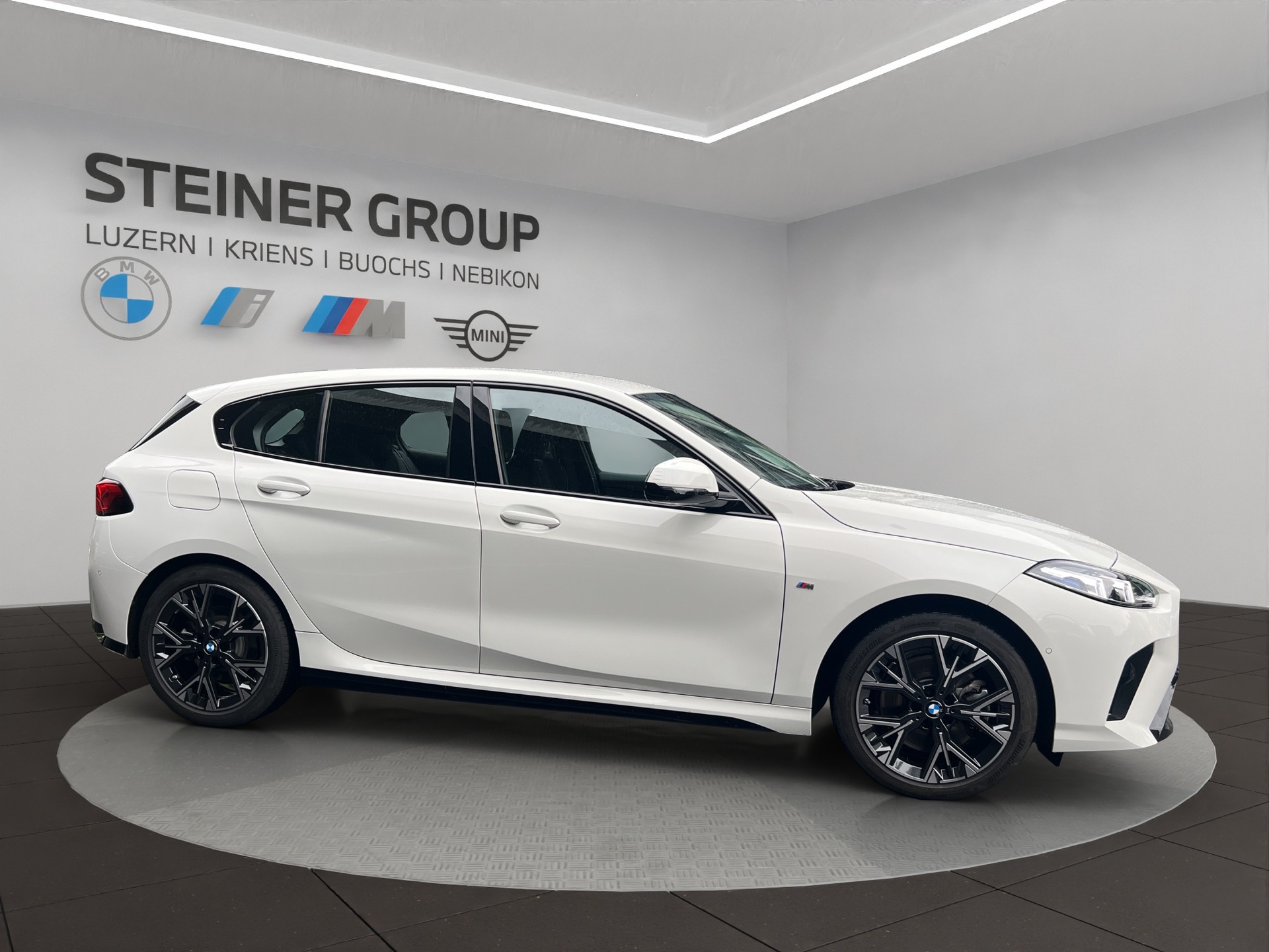 BMW 123 xDrive M Sport Steptronic-showroom-element-3