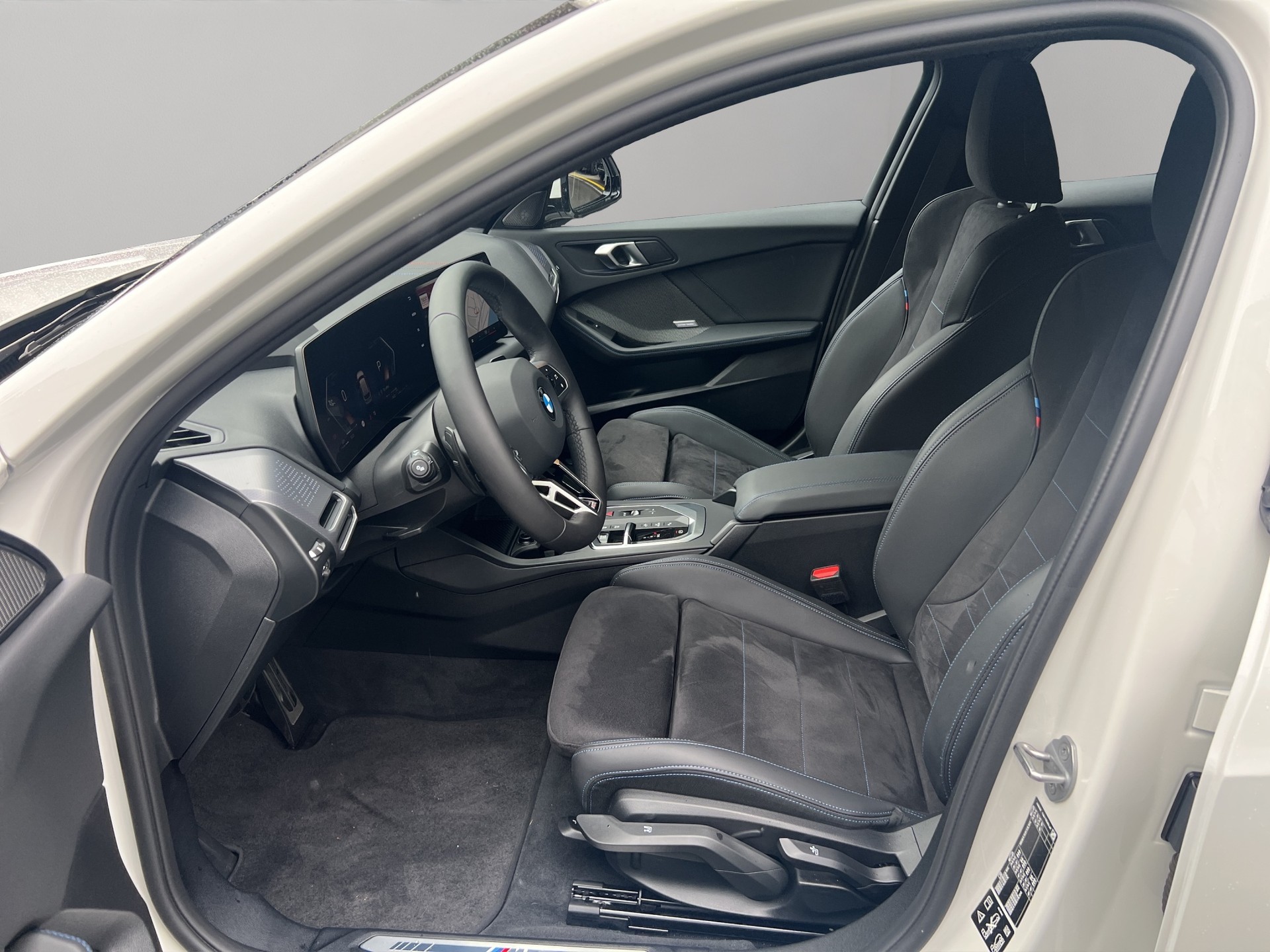 BMW 123 xDrive M Sport Steptronic-image-10