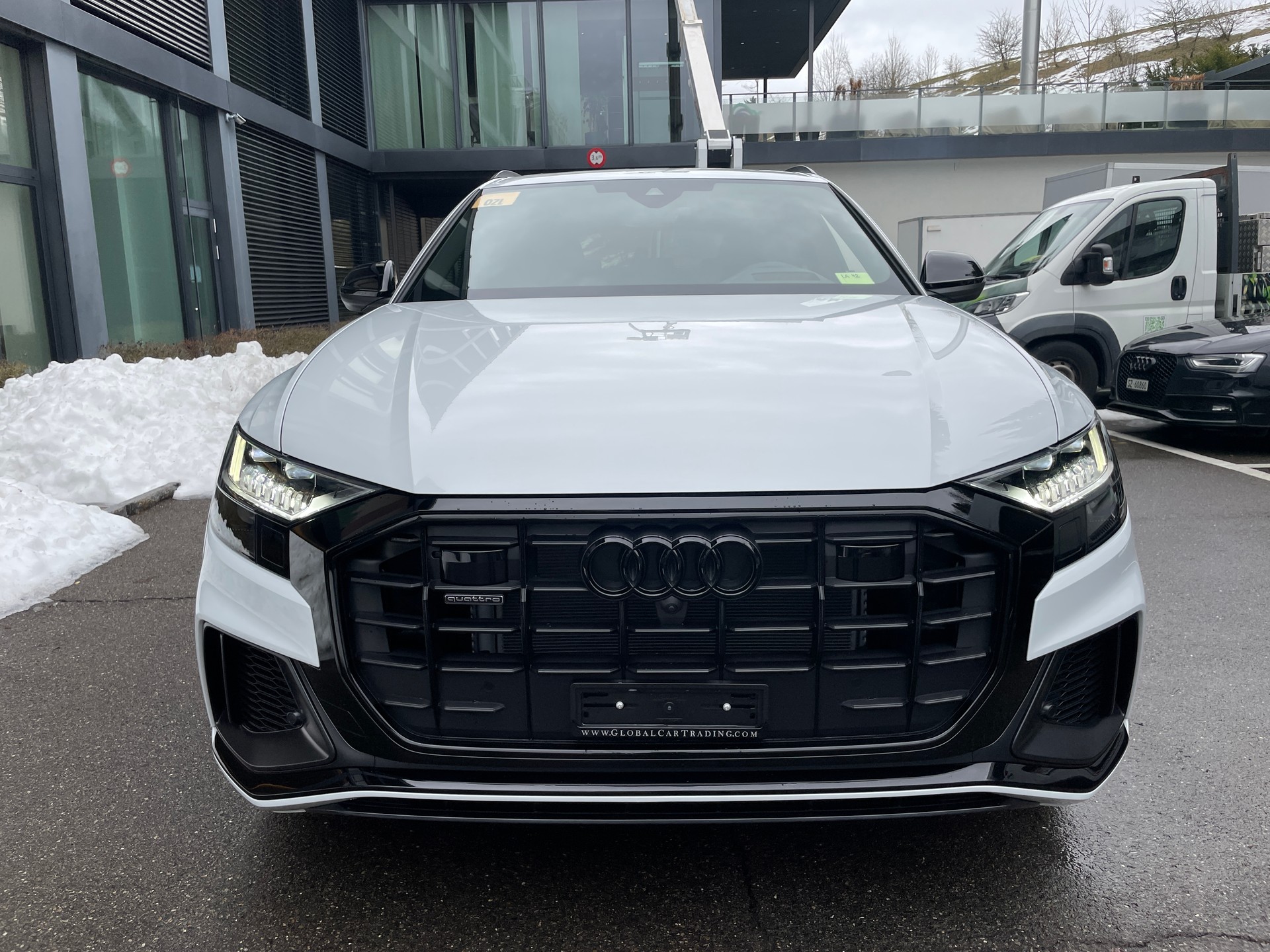 AUDI Q8 60 TFSI e quattro PHEV tiptronic-showroom-element-1