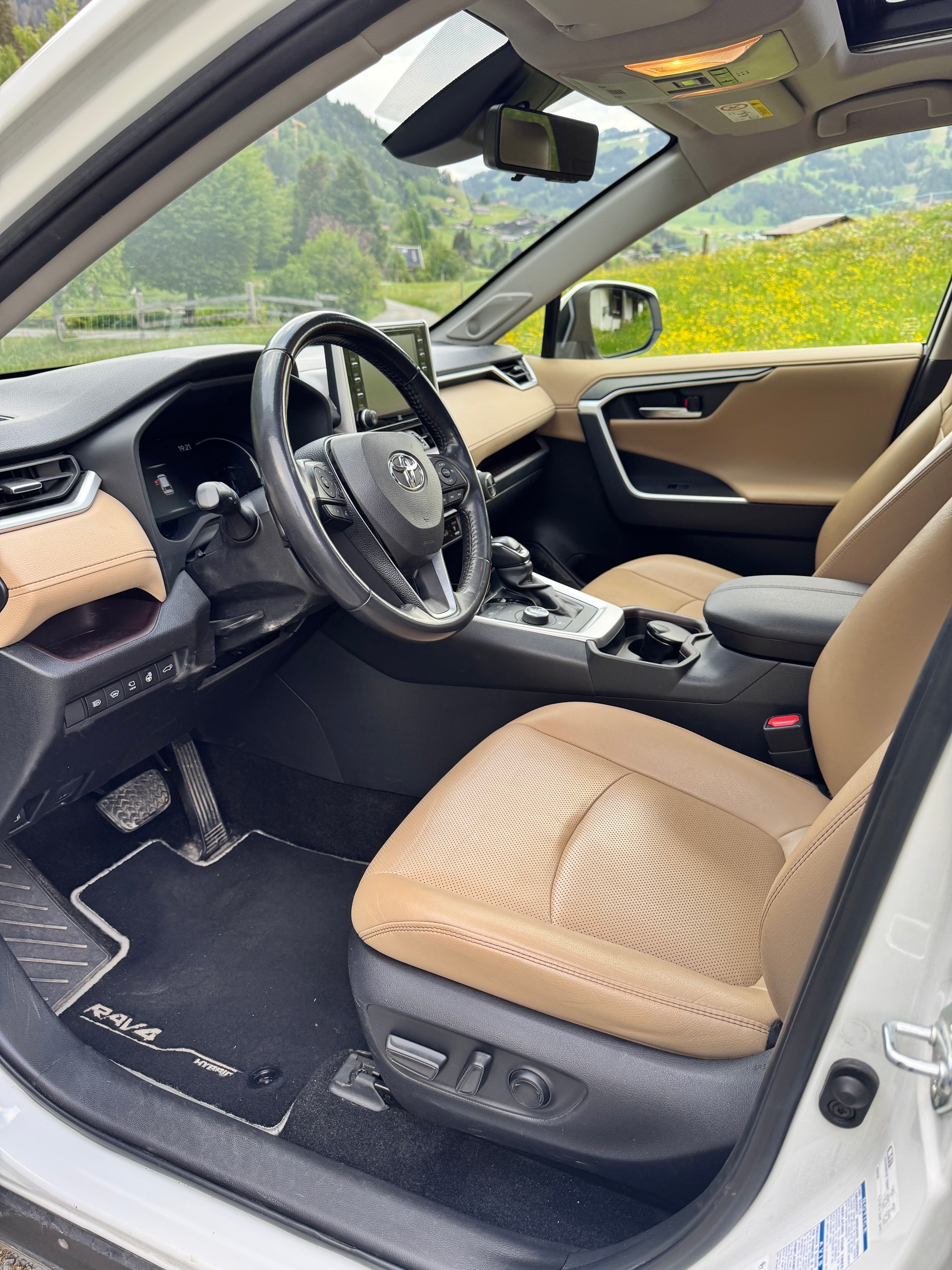 TOYOTA 2.5 HEV Premium-image-5