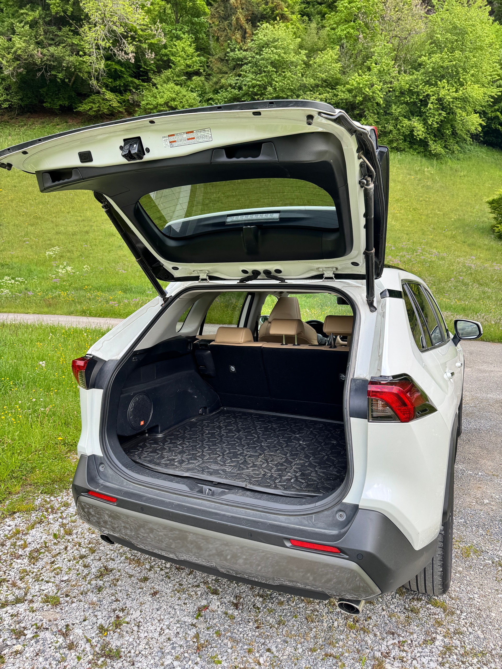 TOYOTA 2.5 HEV Premium-image-3