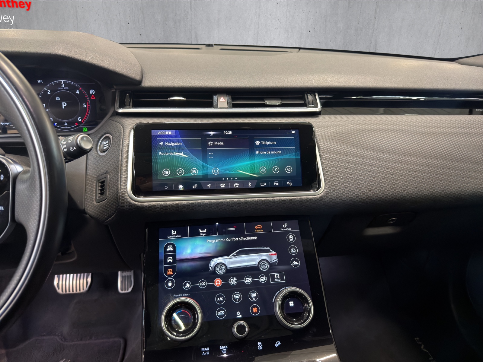 LAND ROVER Range Rover Velar R-Dynamic D 300 S Automatic-image-12