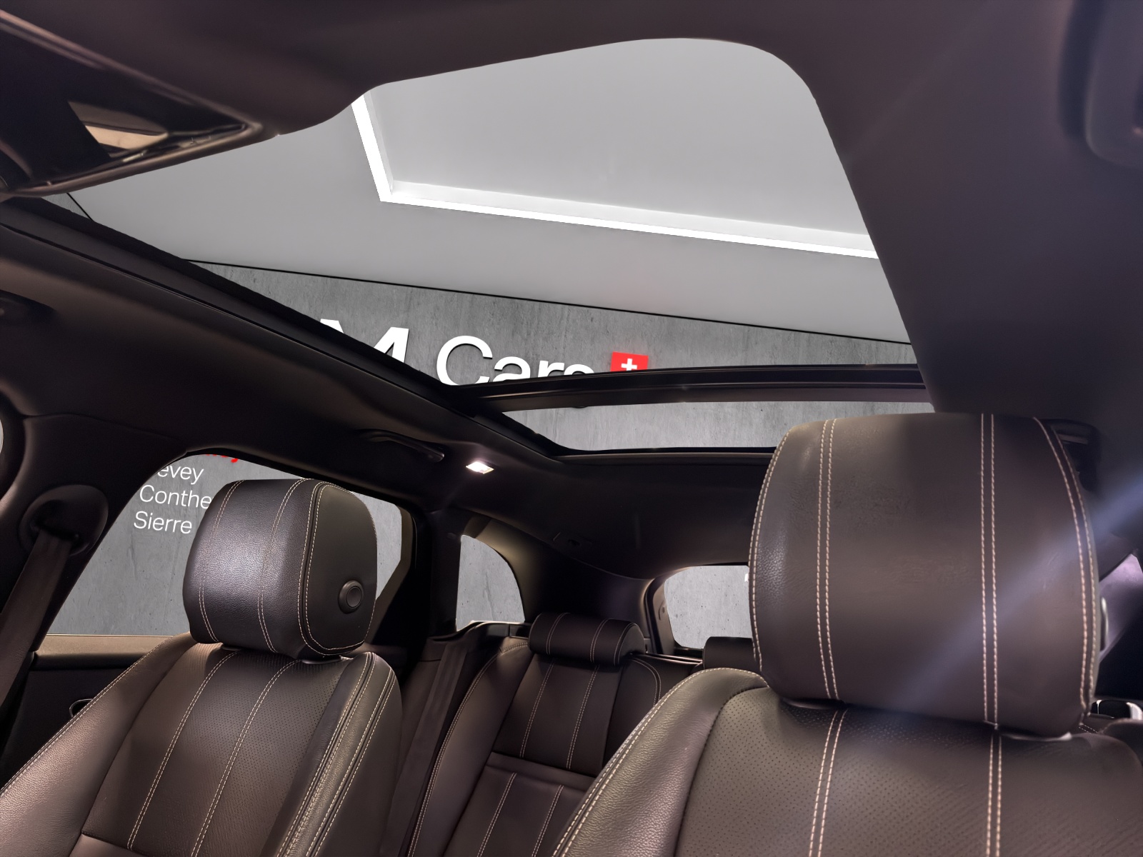 LAND ROVER Range Rover Velar R-Dynamic D 300 S Automatic-image-16
