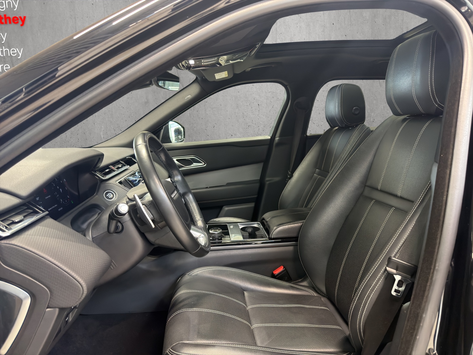 LAND ROVER Range Rover Velar R-Dynamic D 300 S Automatic-image-9