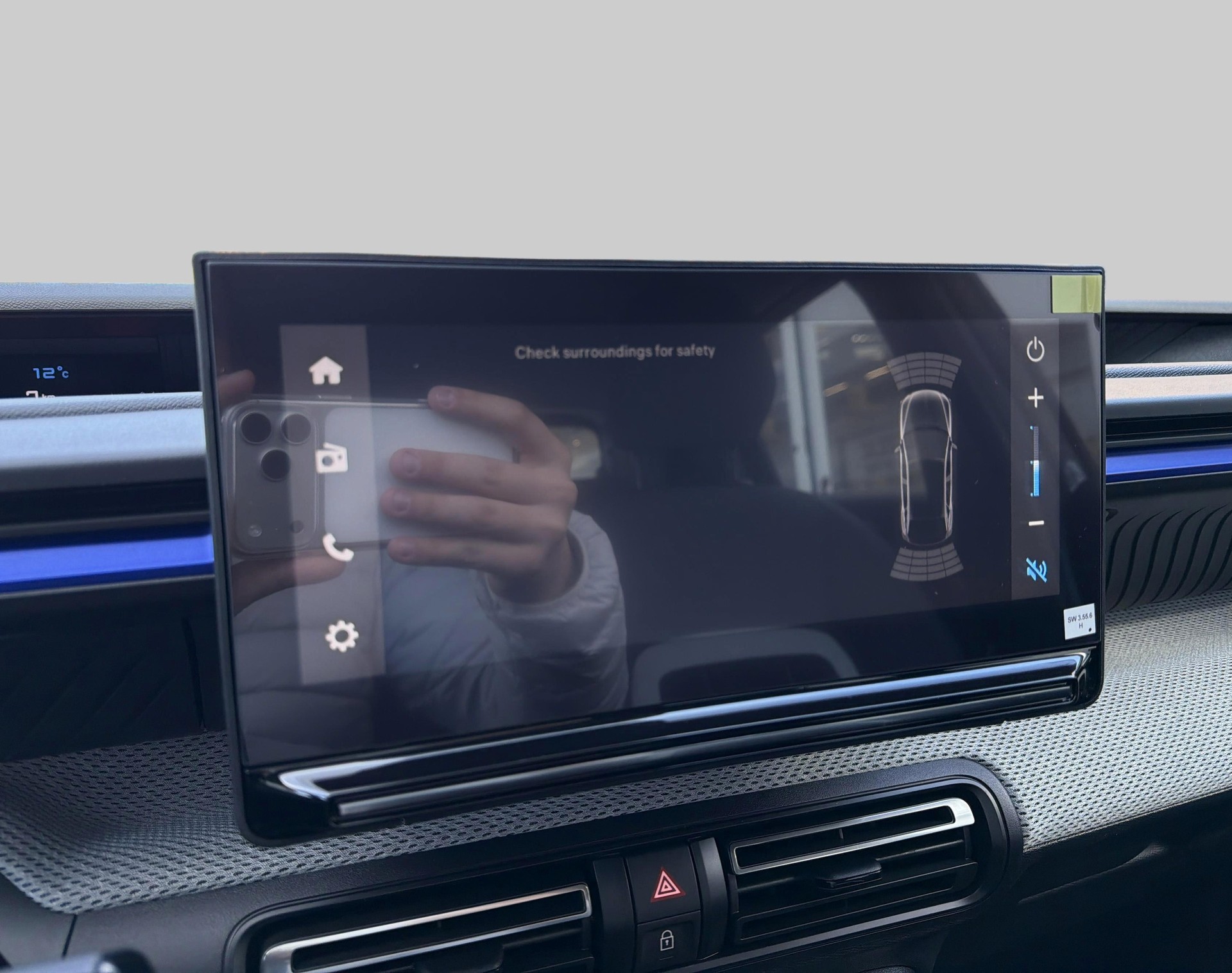 CITROEN C3 1.2 Hybrid Plus-image-13