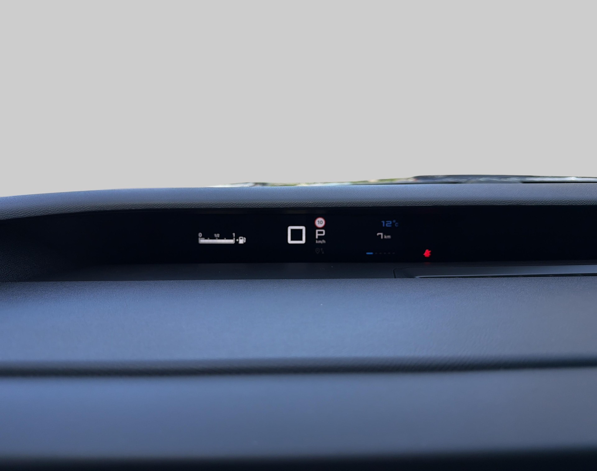 CITROEN C3 1.2 Hybrid Plus-image-15