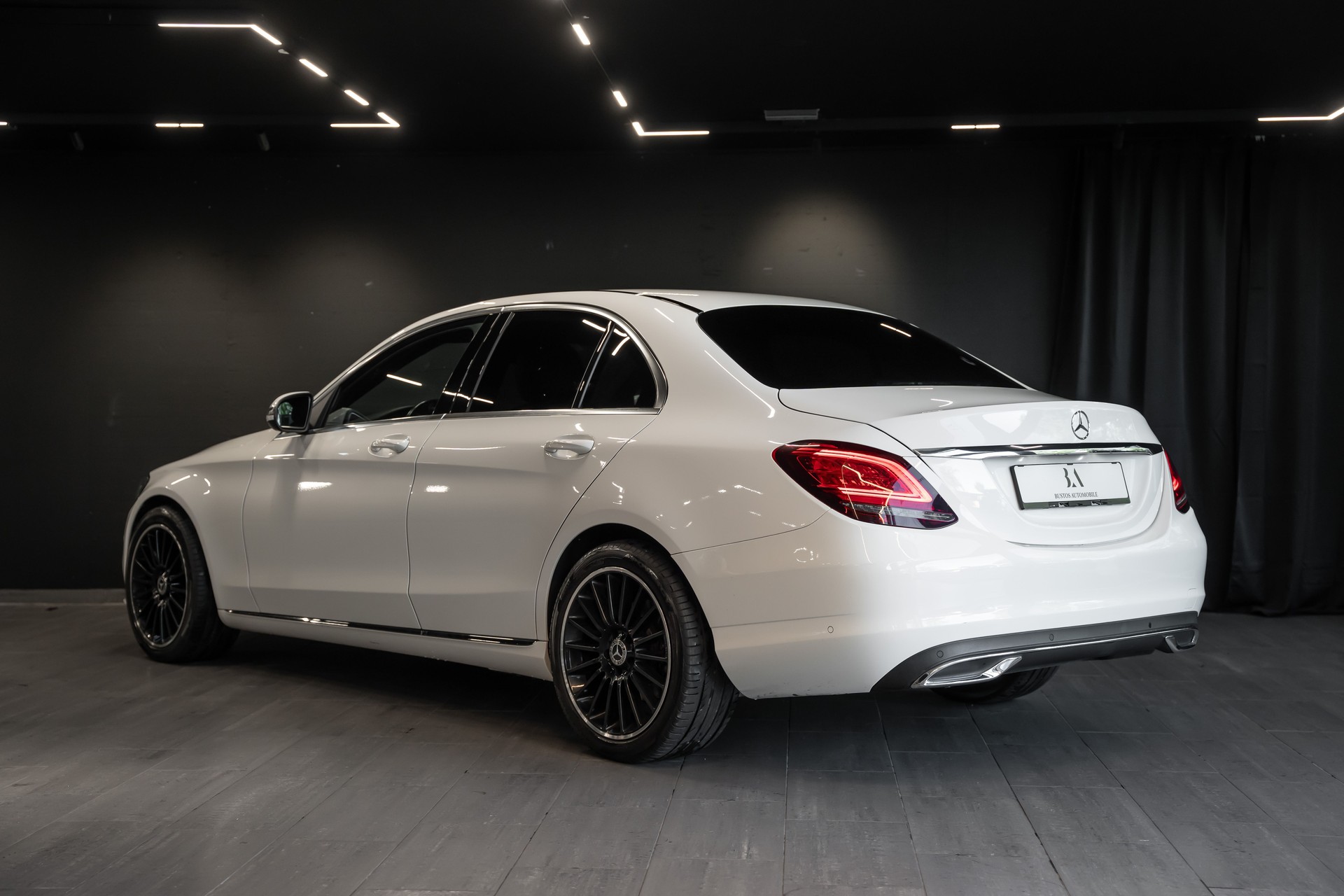 MERCEDES-BENZ C 180 AMG Line 9G-Tronic / Sitzheizung / Rückfahrkamera / CH Auto / 8 Fach berädert-image-6