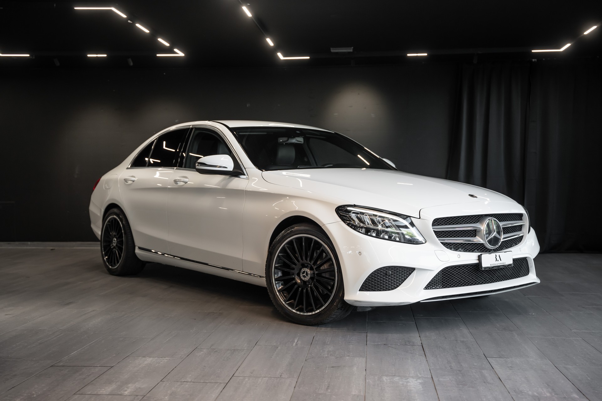 MERCEDES-BENZ C 180 AMG Line 9G-Tronic / Sitzheizung / Rückfahrkamera / CH Auto / 8 Fach berädert
