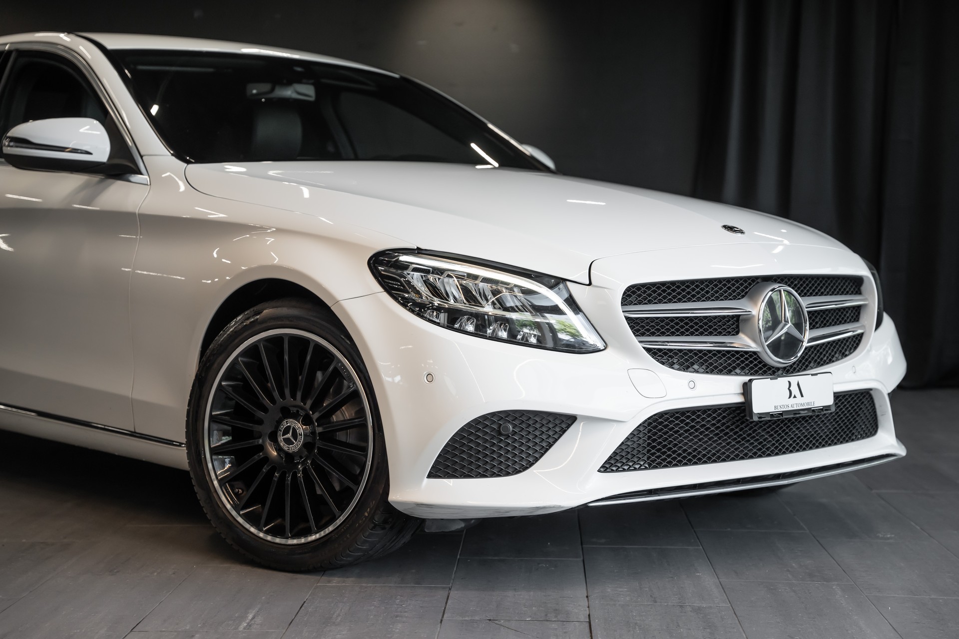 MERCEDES-BENZ C 180 AMG Line 9G-Tronic / Sitzheizung / Rückfahrkamera / CH Auto / 8 Fach berädert-image-1