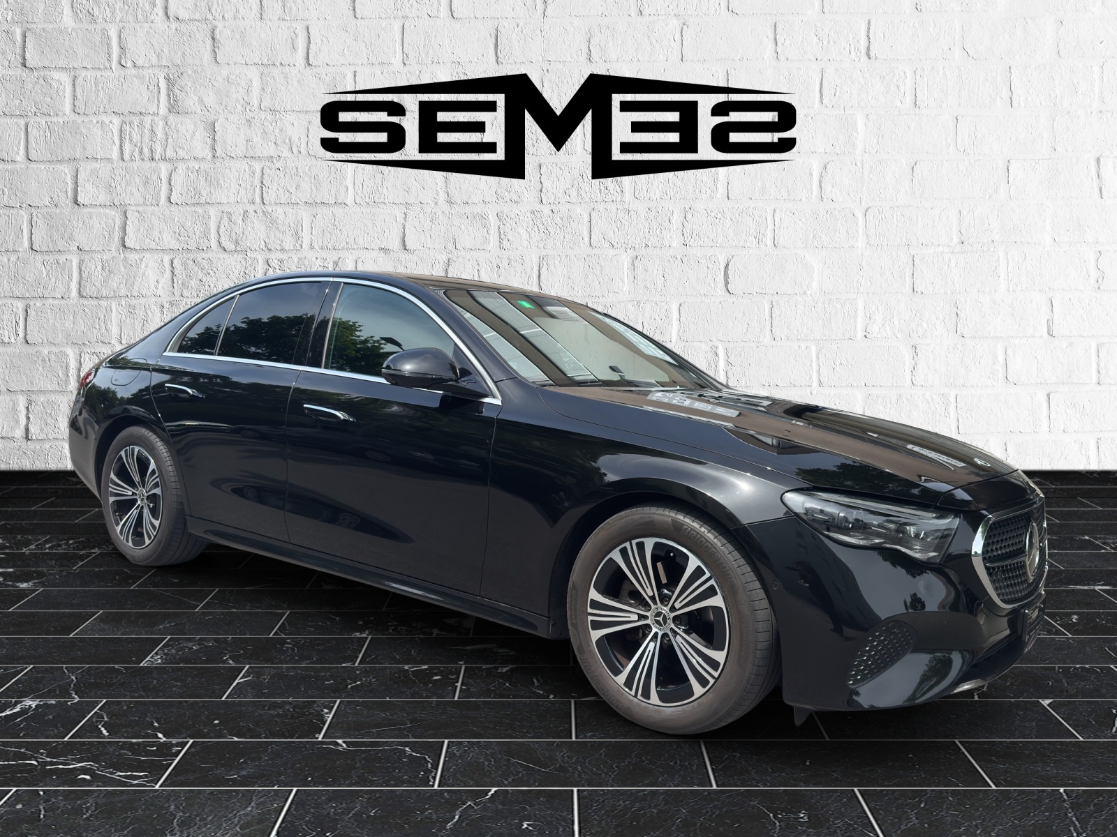 MERCEDES-BENZ E 220 d 4Matic 9G-Tronic-image-6