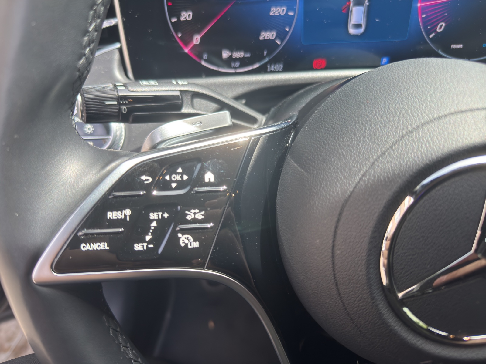 MERCEDES-BENZ E 220 d 4Matic 9G-Tronic-image-14