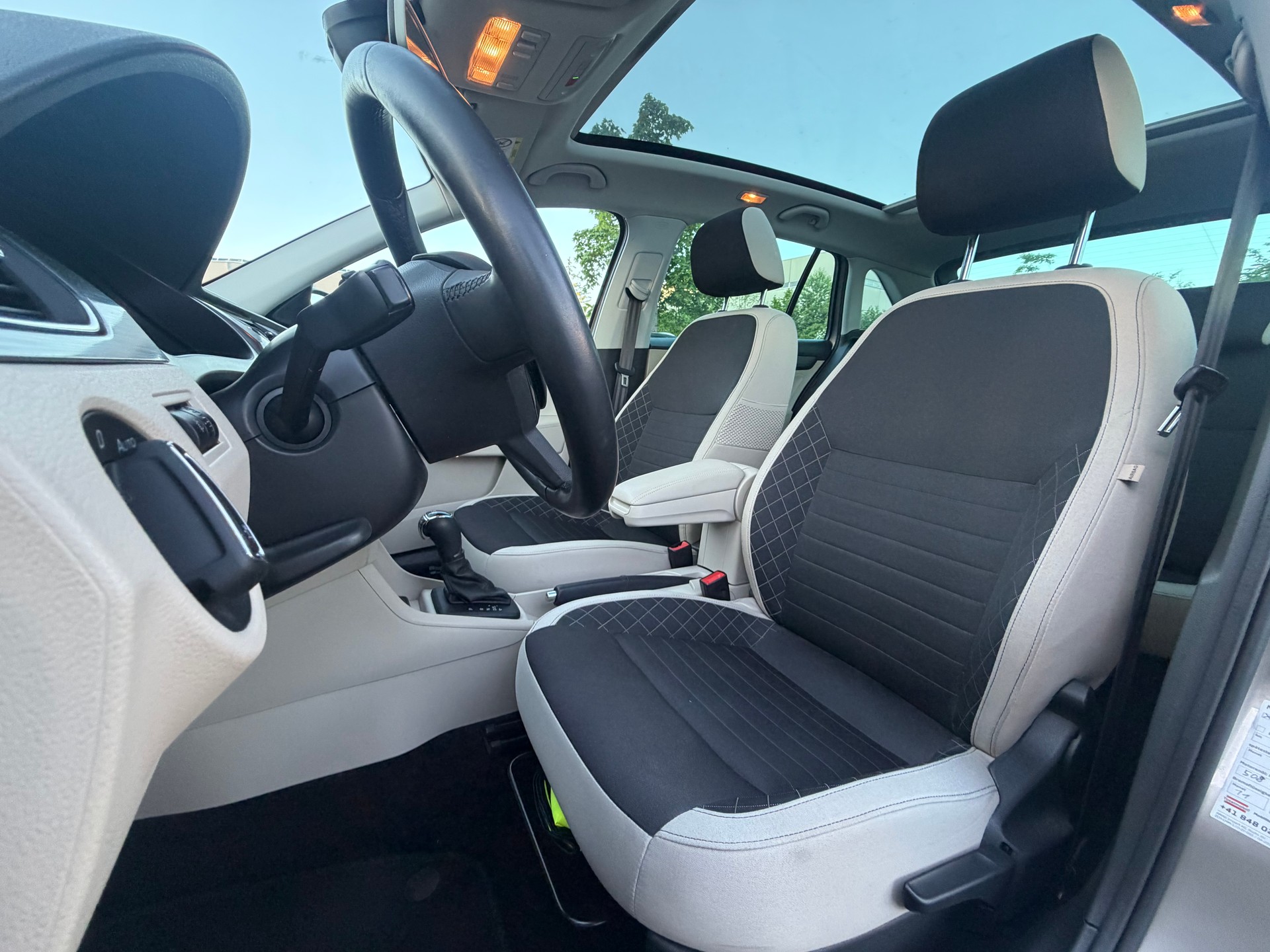 SKODA Rapid Spaceback 1.4 TSI Style DSG-image-8