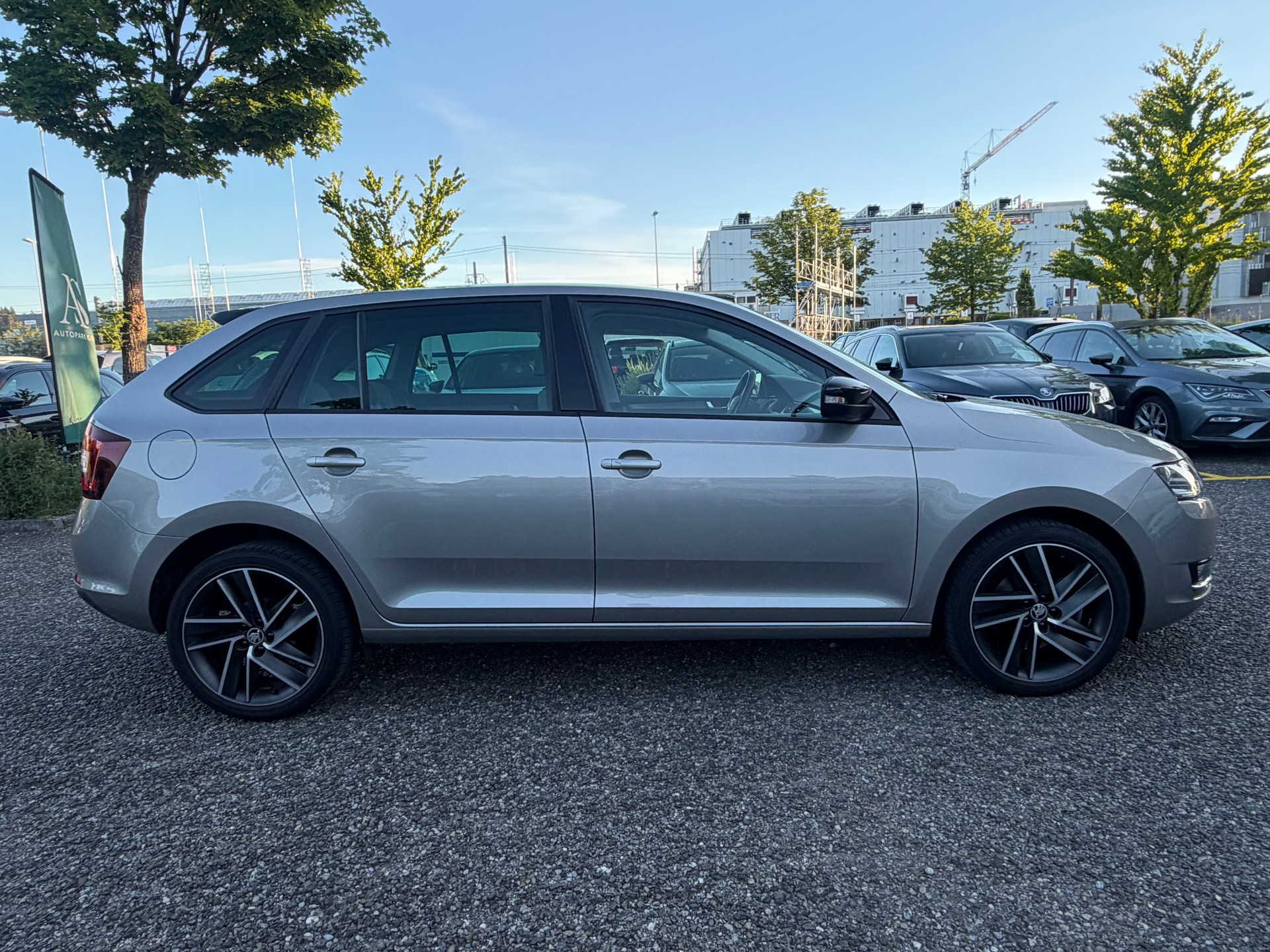 SKODA Rapid Spaceback 1.4 TSI Style DSG-showroom-element-3