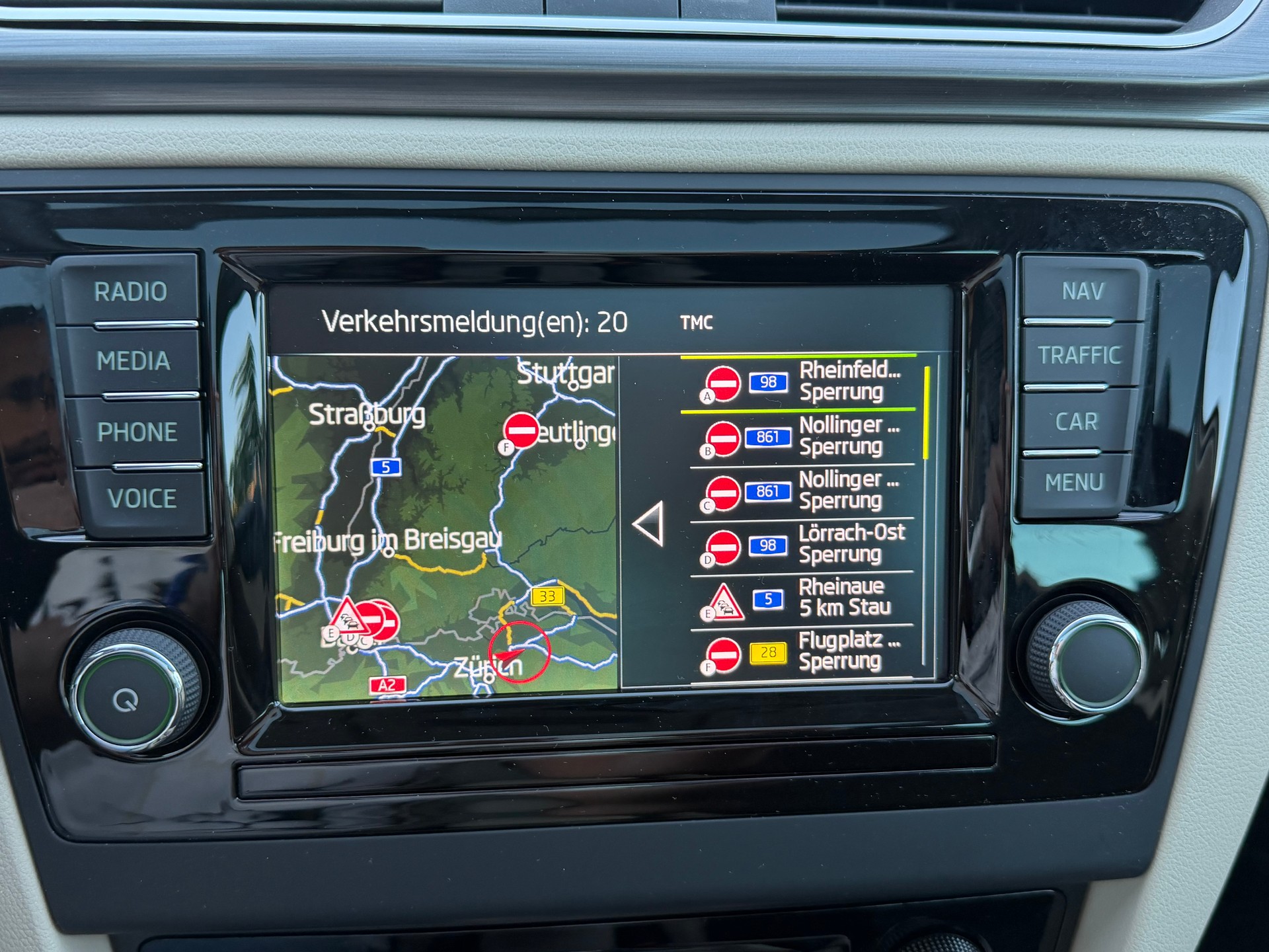SKODA Rapid Spaceback 1.4 TSI Style DSG-image-25