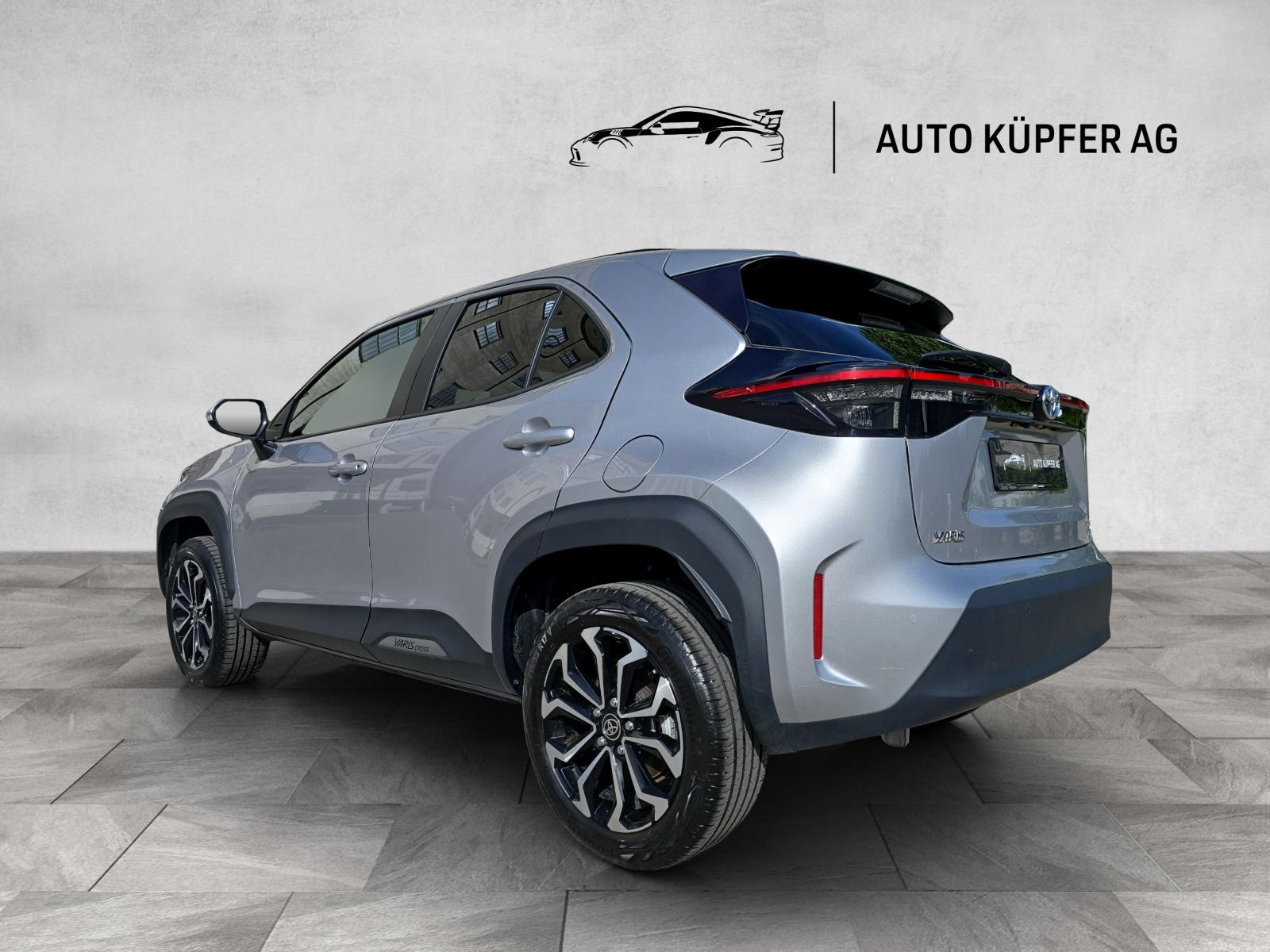 TOYOTA Yaris Cross 1.5 Design e-CVT AWDi-showroom-element-3