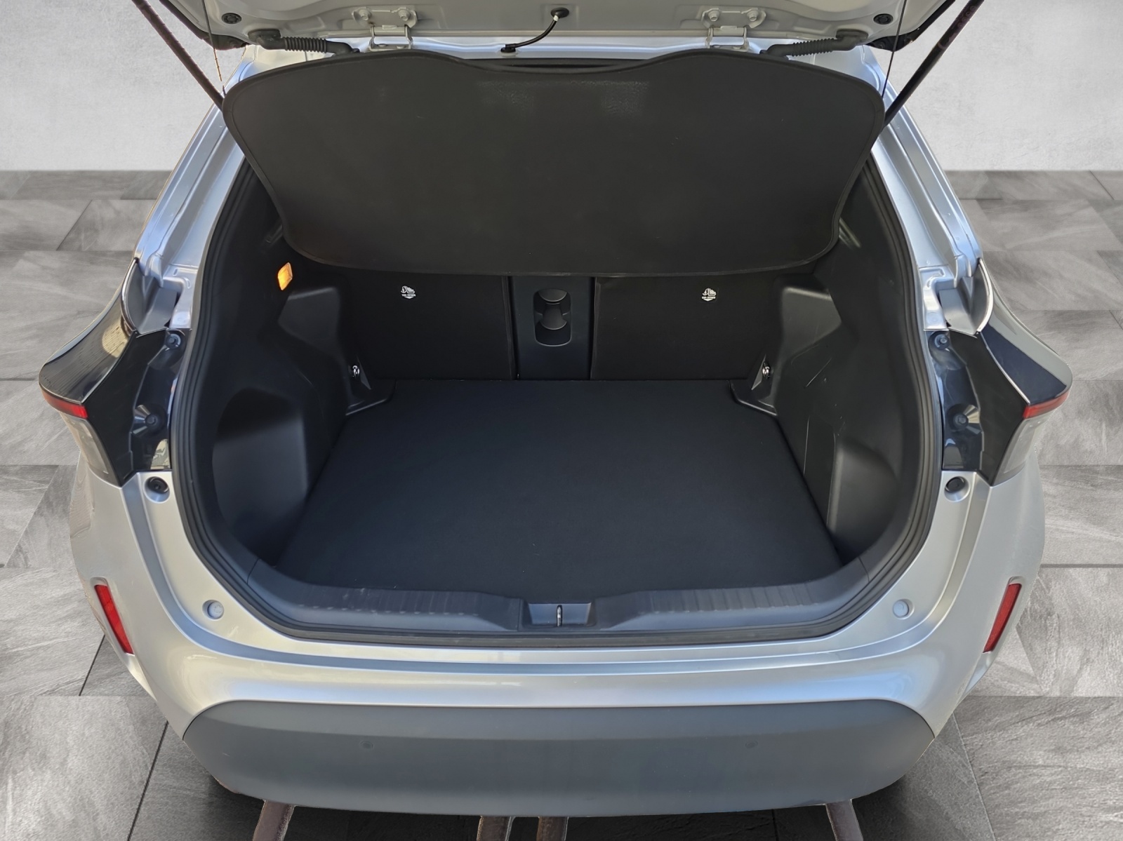 TOYOTA Yaris Cross 1.5 Design e-CVT AWDi-image-15