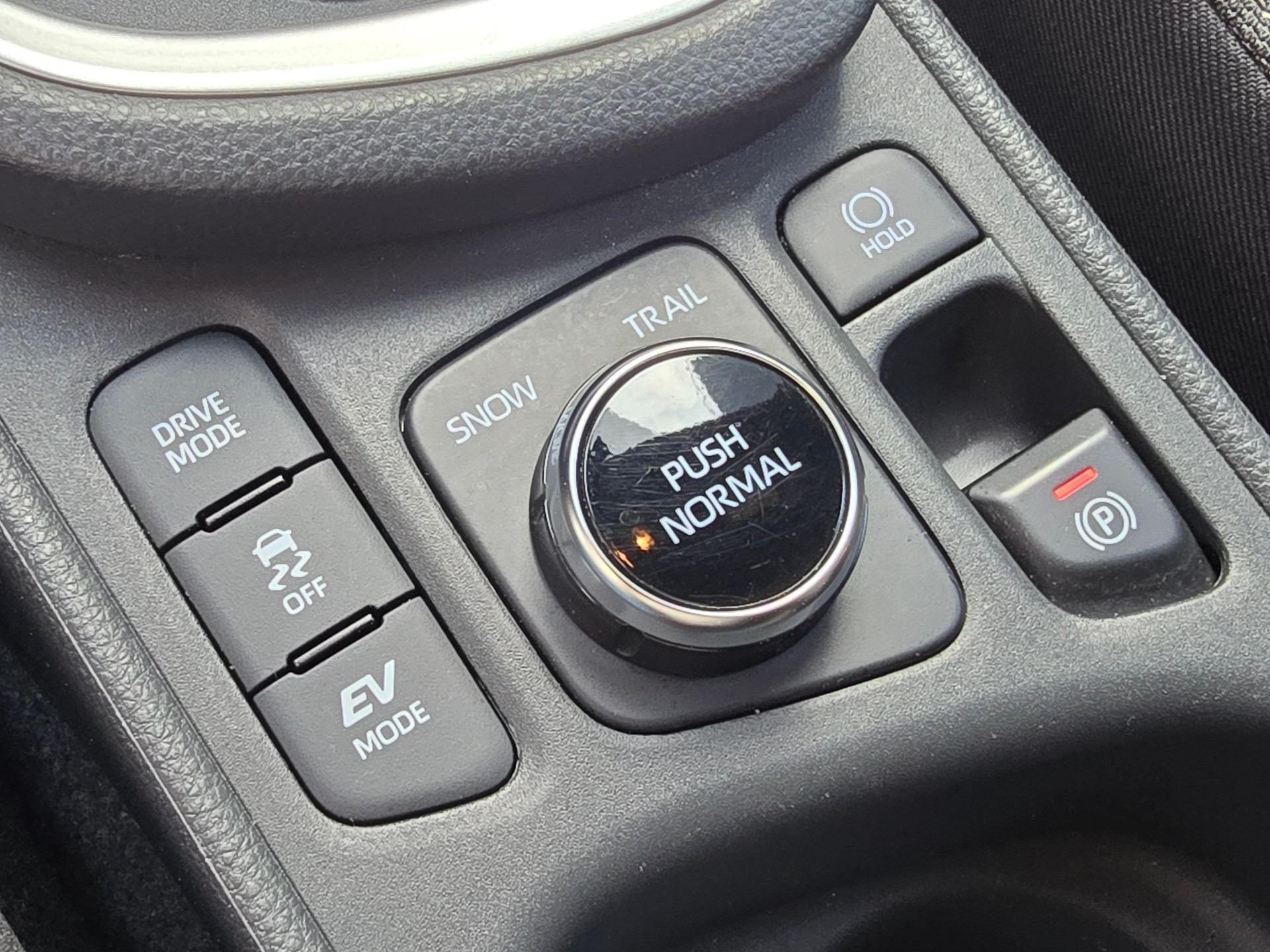 TOYOTA Yaris Cross 1.5 Design e-CVT AWDi-image-9