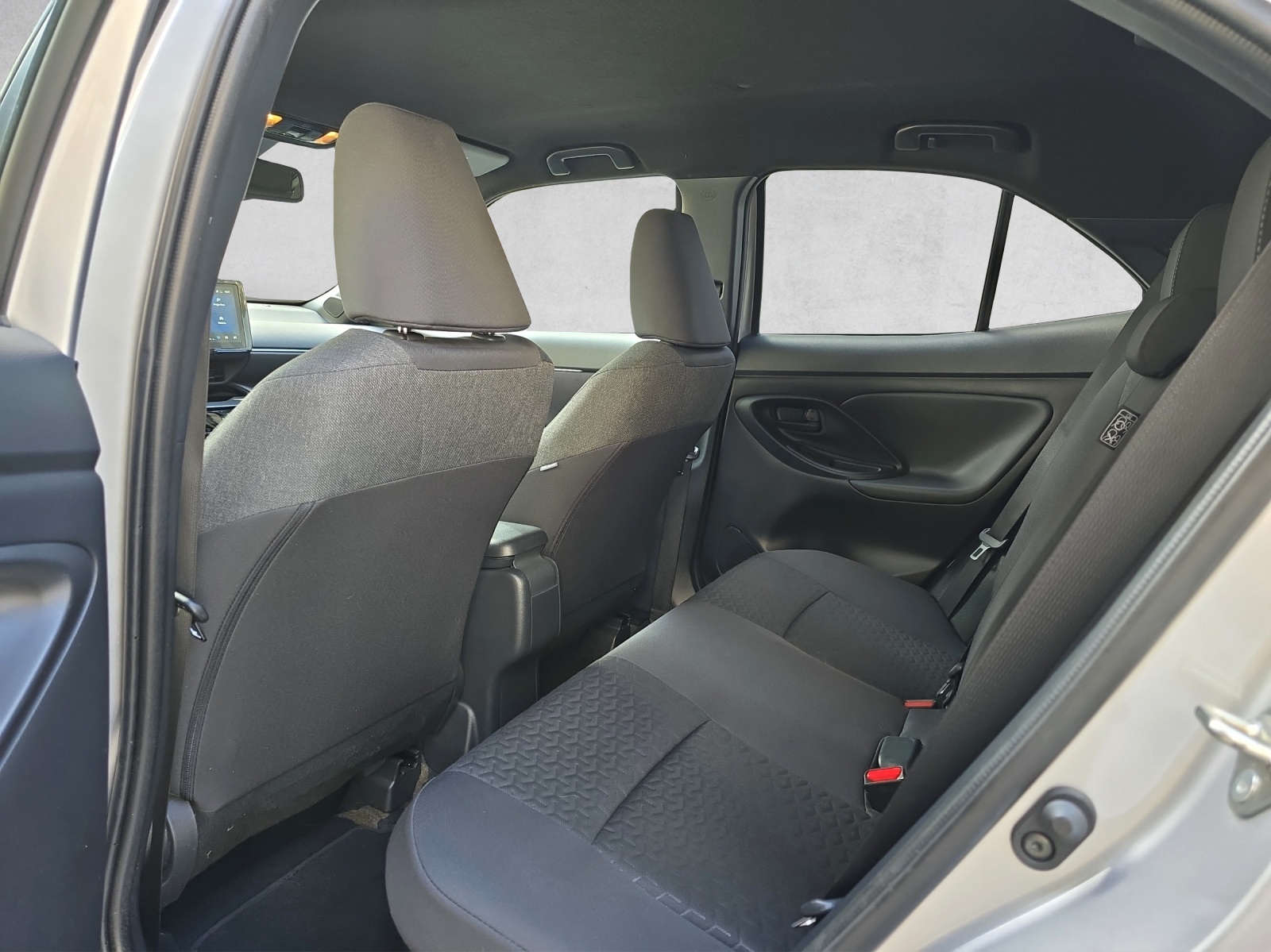 TOYOTA Yaris Cross 1.5 Design e-CVT AWDi-image-12