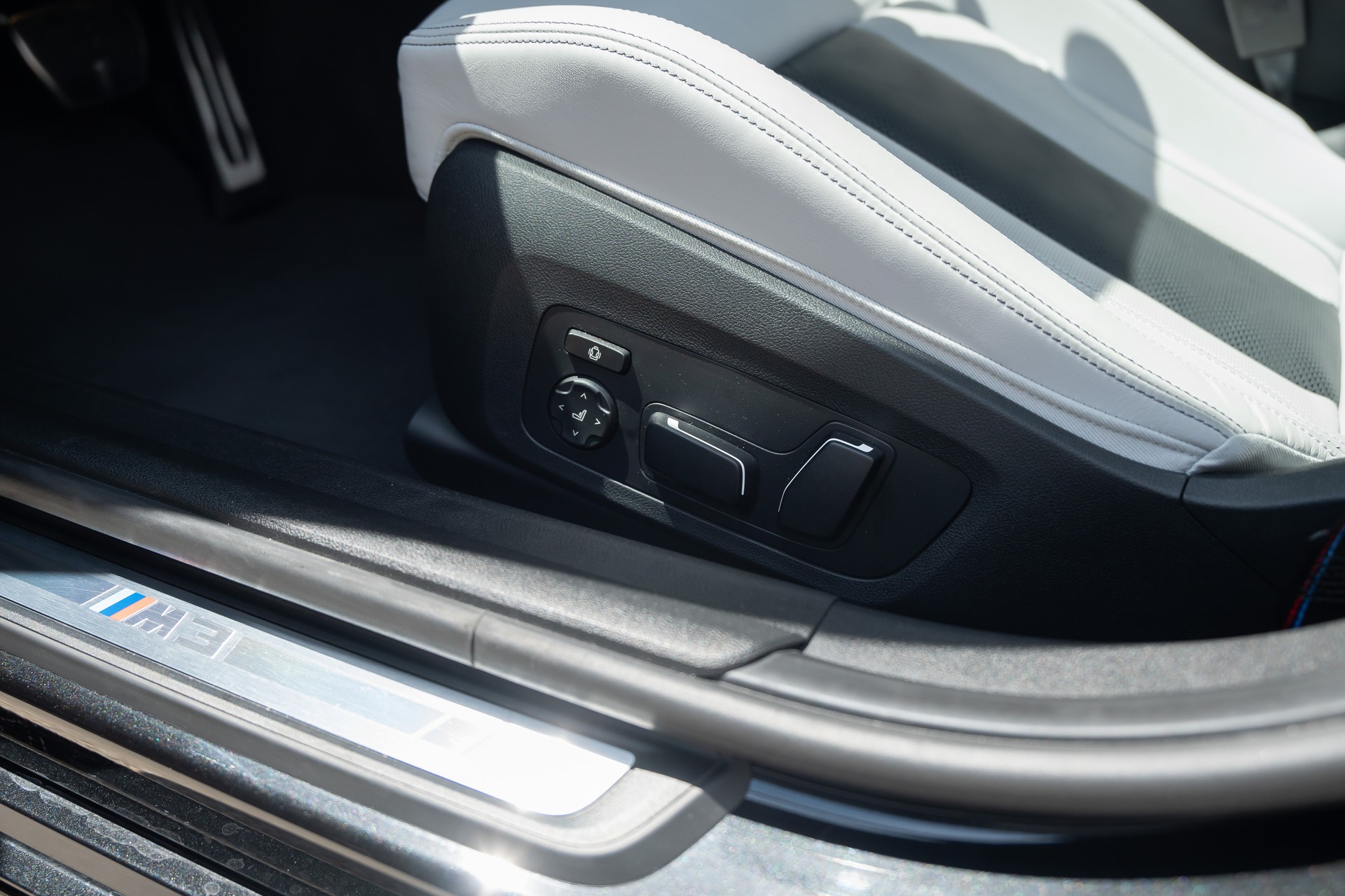BMW M3 Competition M xDrive LCI-image-30