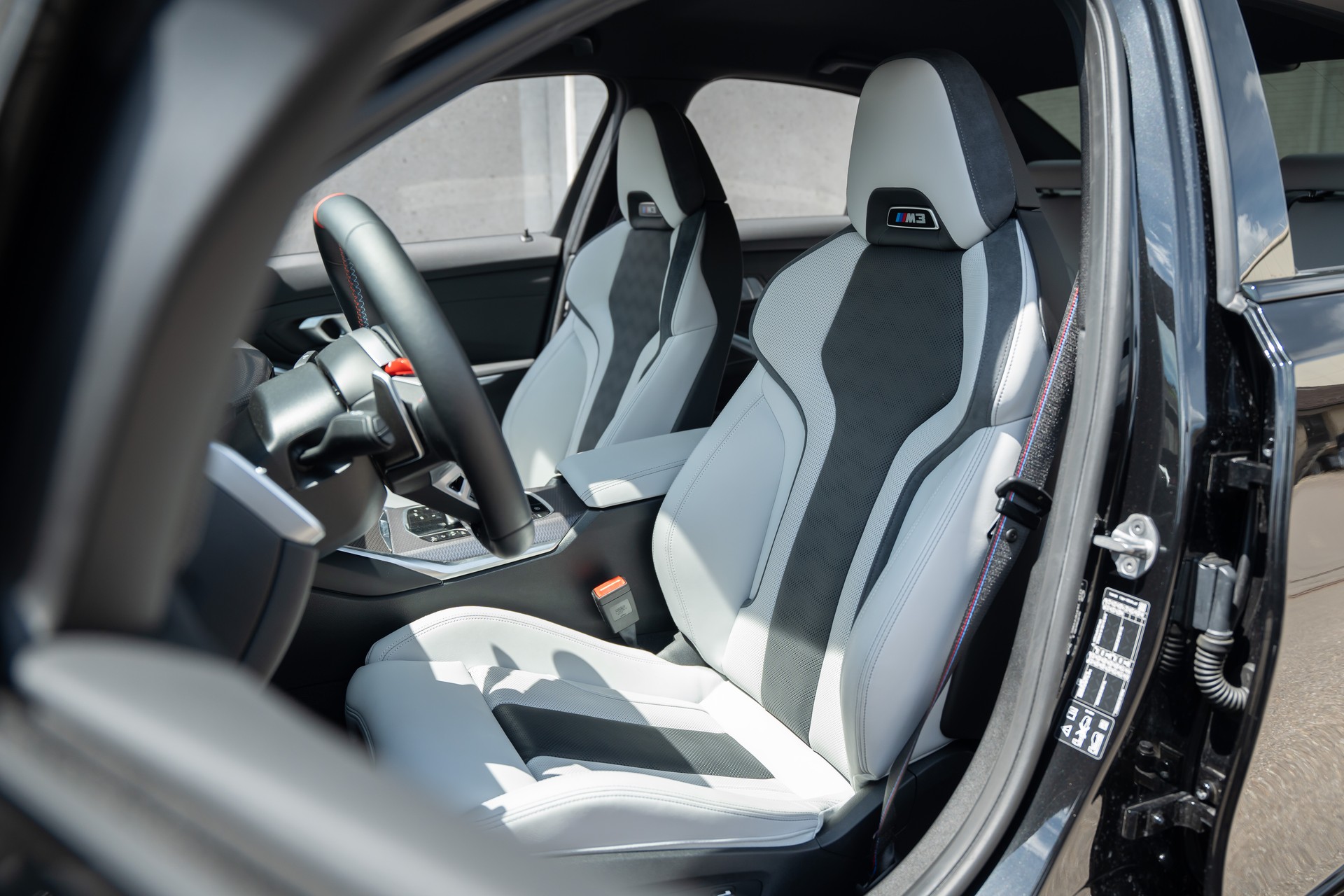 BMW M3 Competition M xDrive LCI-image-11