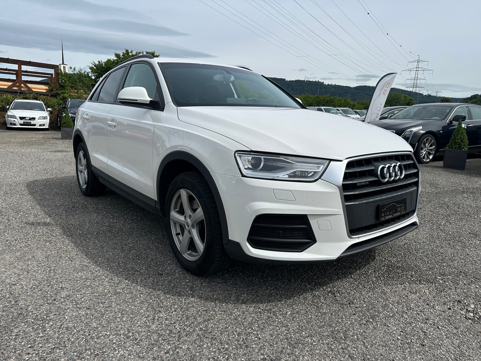 AUDI Q3 2.0 TDI quattro S-tronic-image-1