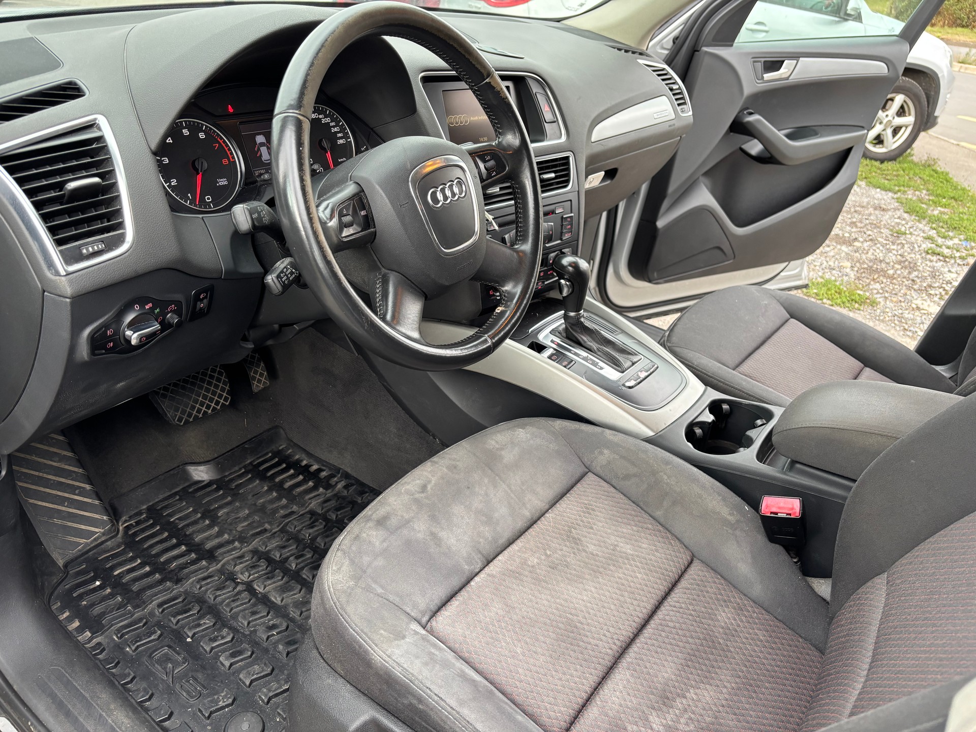 AUDI Q5 2.0 TFSI quattro S-tronic *** Prix Fixe ***-image-8