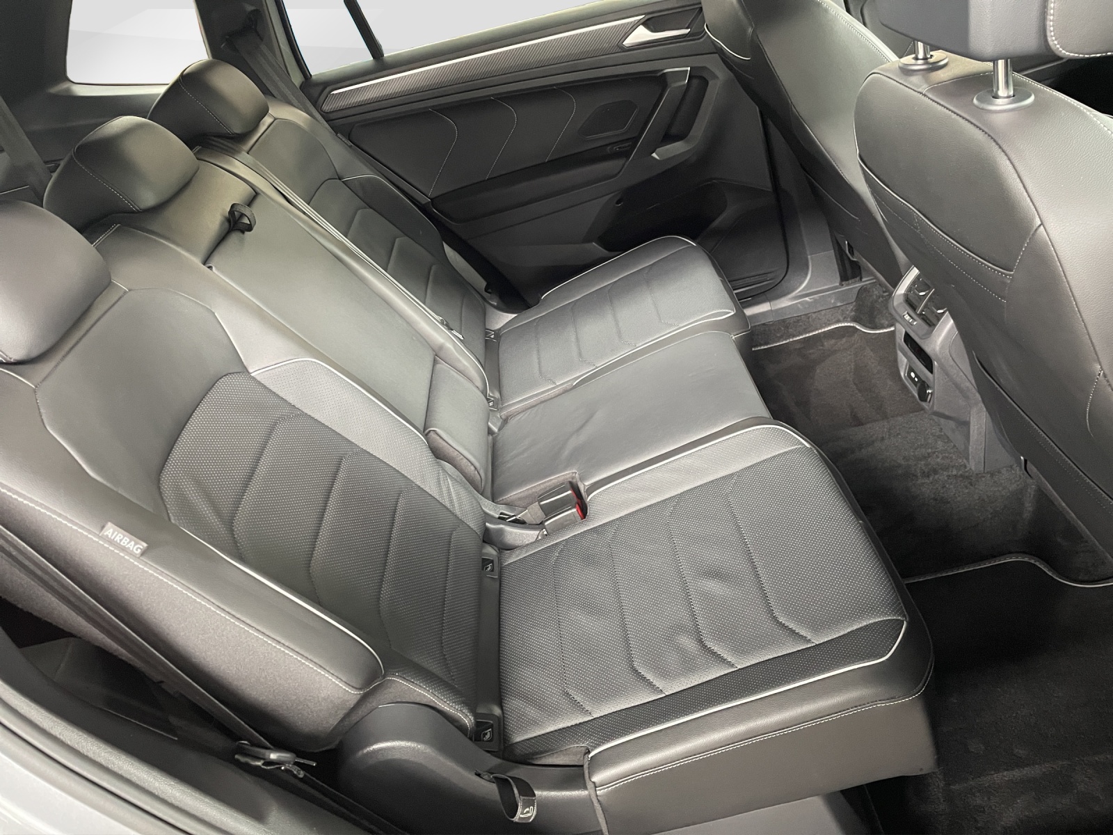 VW Tiguan Allspace 2.0 TSI R-Line DSG-image-9