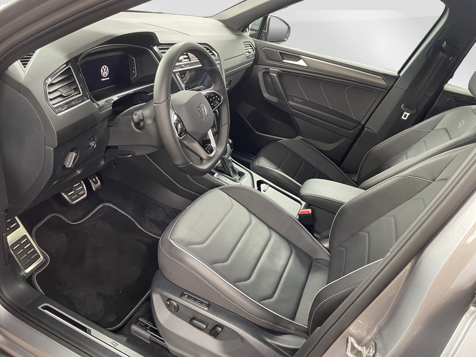 VW Tiguan Allspace 2.0 TSI R-Line DSG-image-6