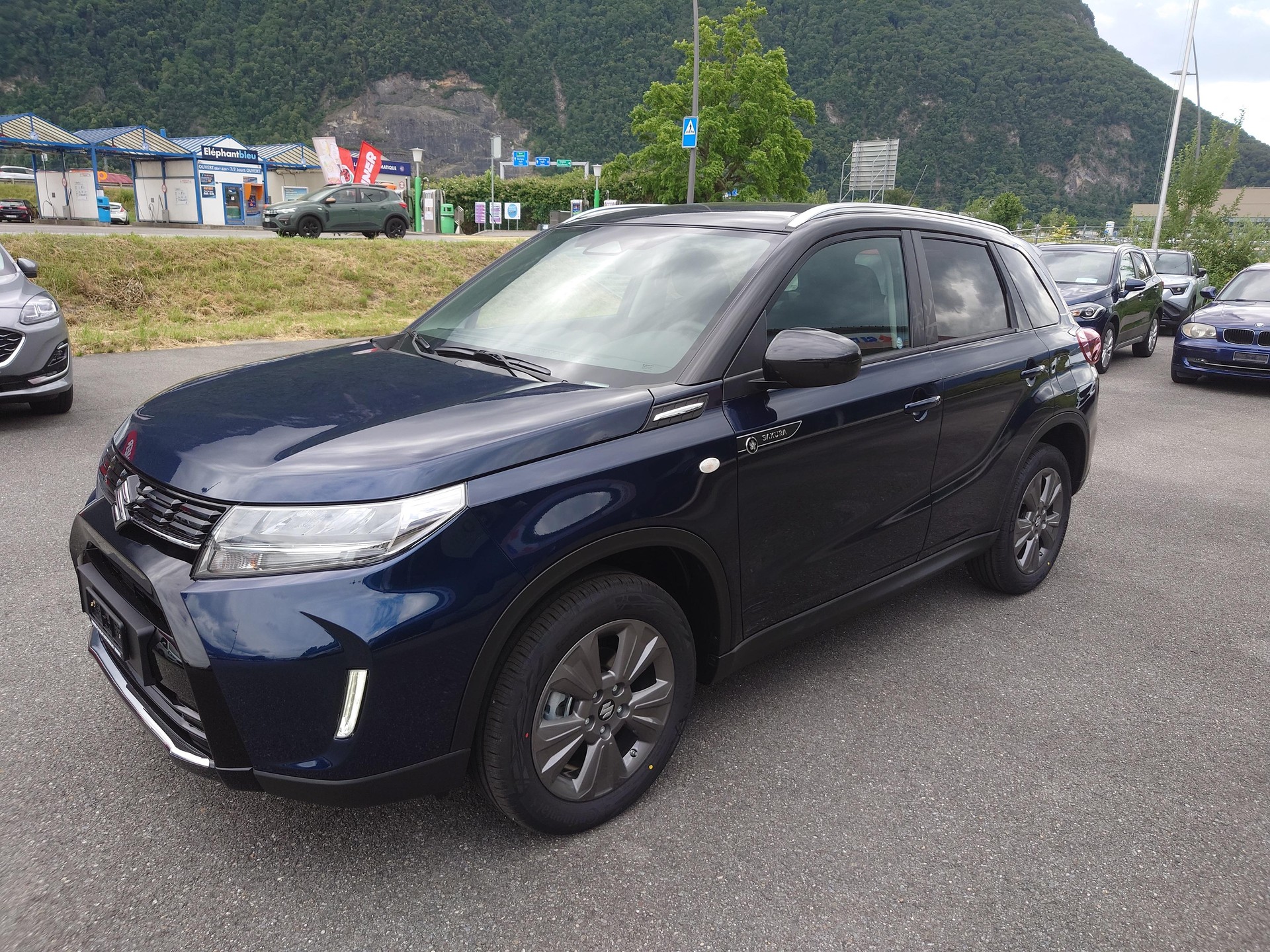 SUZUKI Vitara 1.4 T Sakura Hybrid 4x4-showroom-element-1