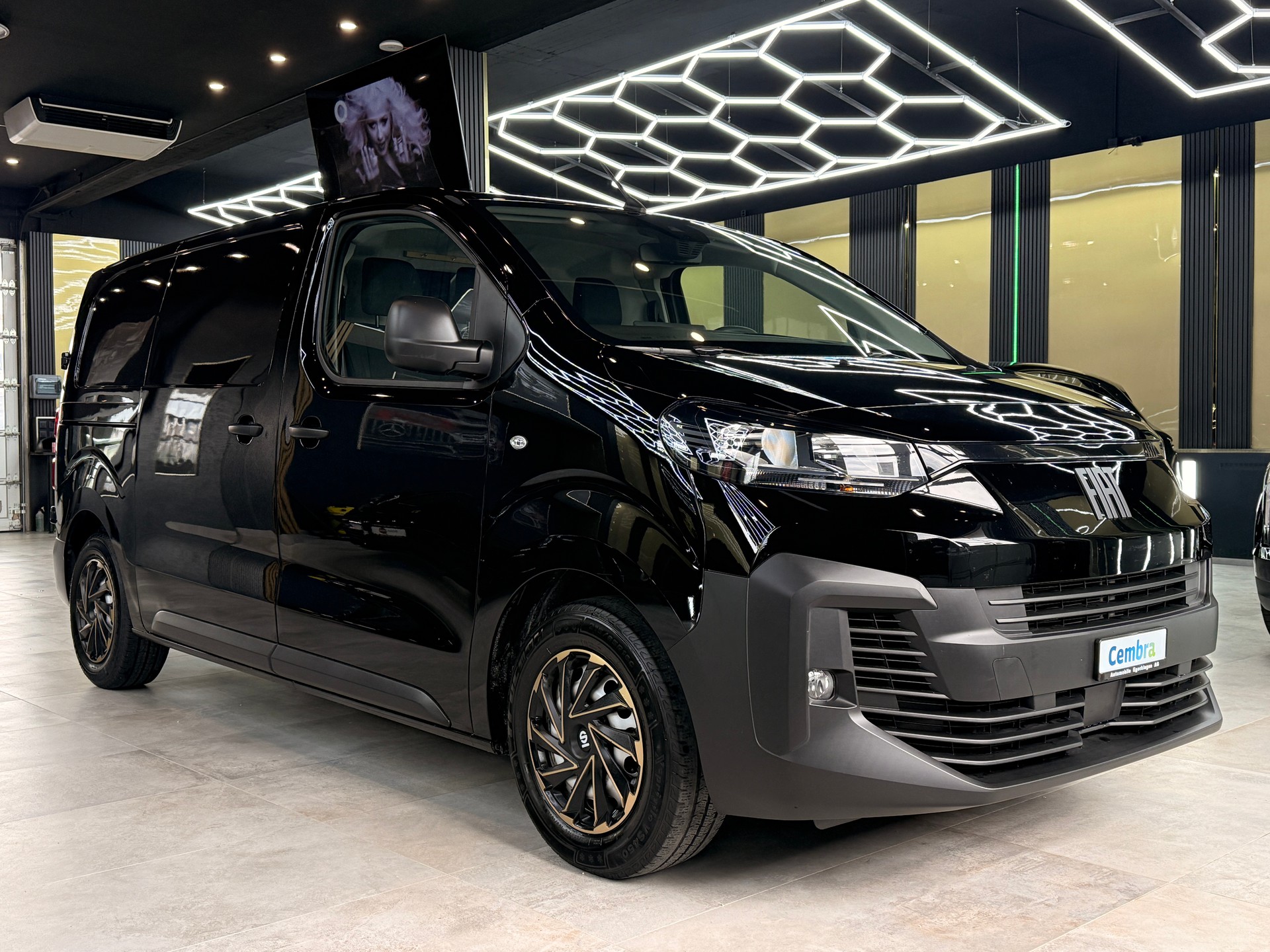FIAT Scudo 2.0 BlueHDi L2 Crew Cab-showroom-element-2